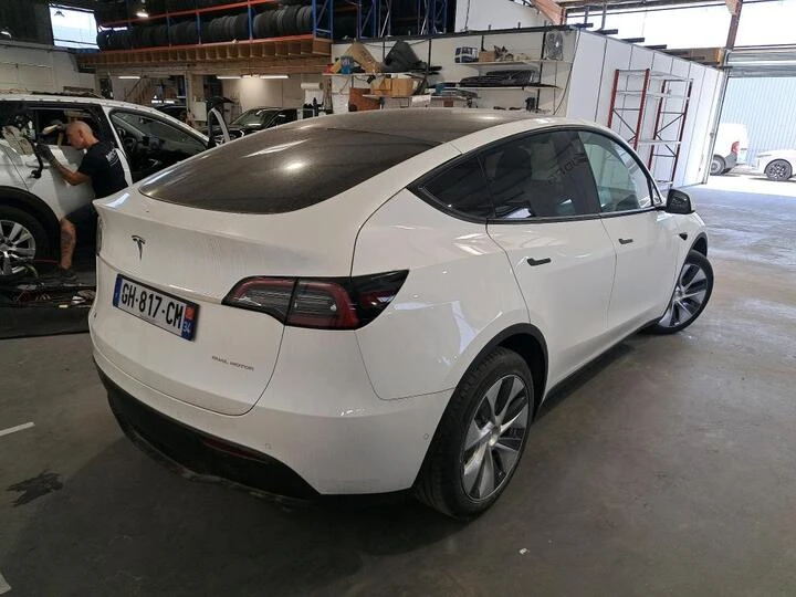 Tesla Model Y Long Range Dual Motor AWD Pano LED Navi Leather, снимка 6 - Автомобили и джипове - 56115552