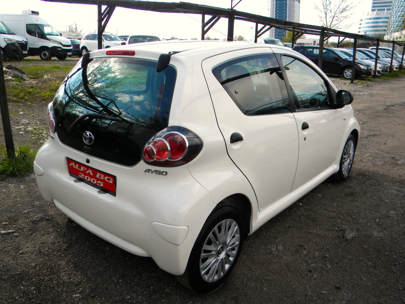 Toyota Aygo EURO5A* 1.0-NAVI-EURO5A*  - изображение 4