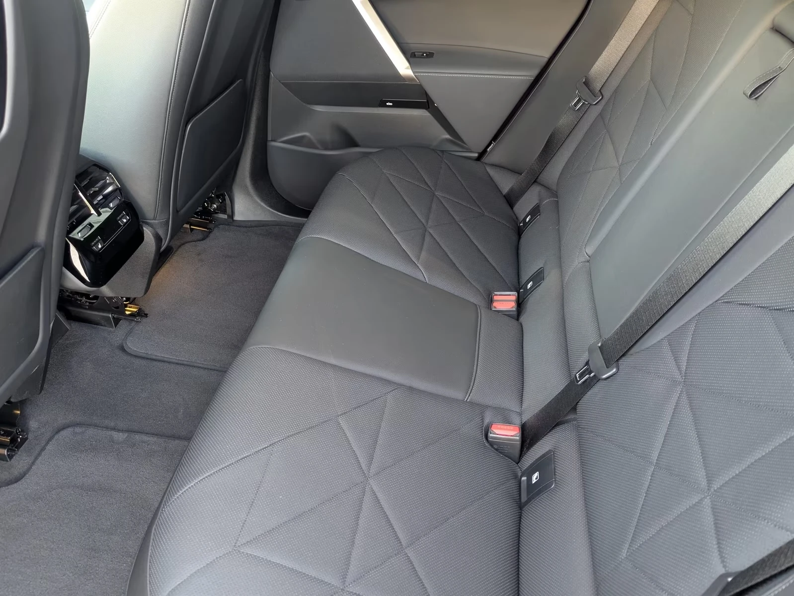 BMW iX 50 xDrive Sportpaket Air - изображение 6