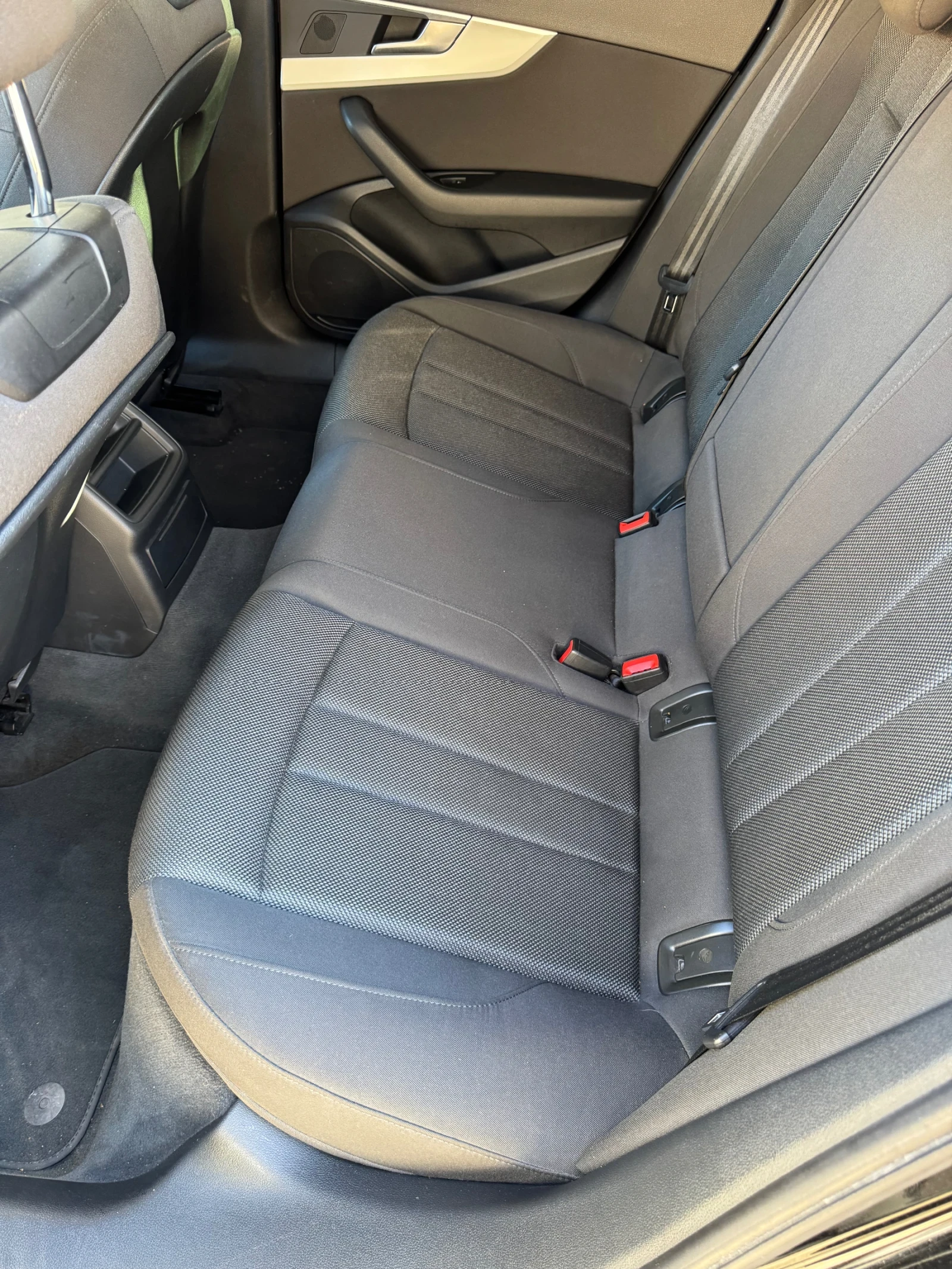 Audi A4 B9 2.0TDI Бартер - изображение 7