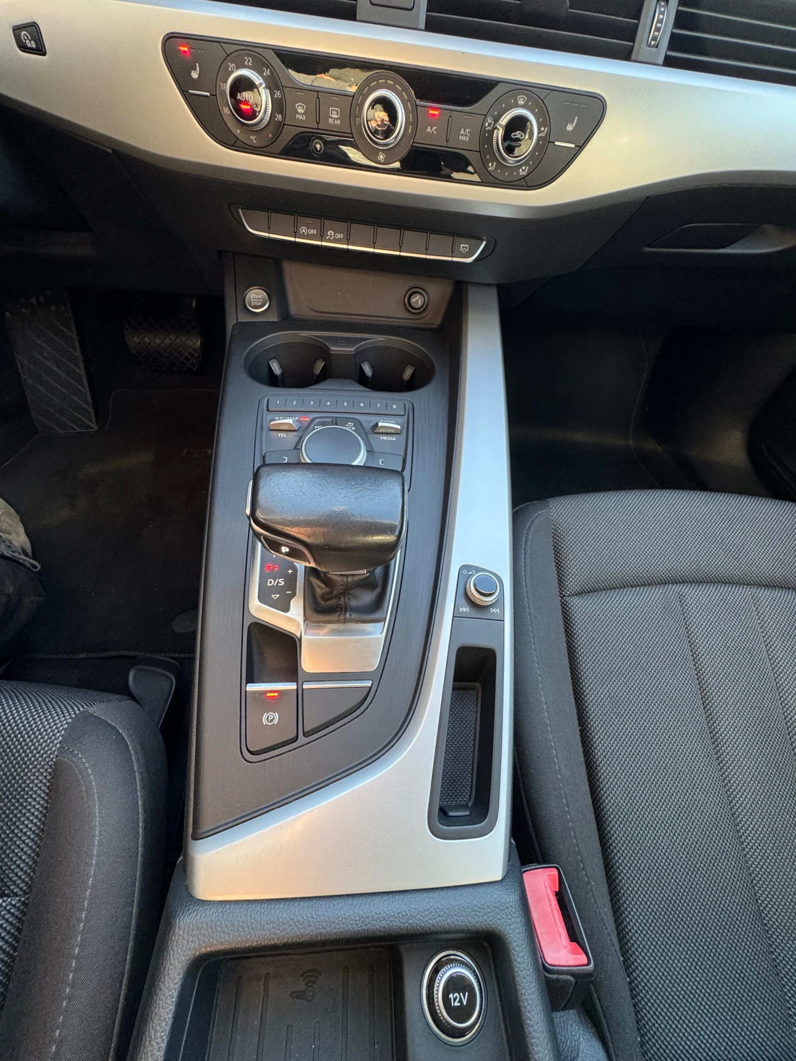 Audi A4 B9 2.0TDI Бартер, снимка 13 - Автомобили и джипове - 53848043