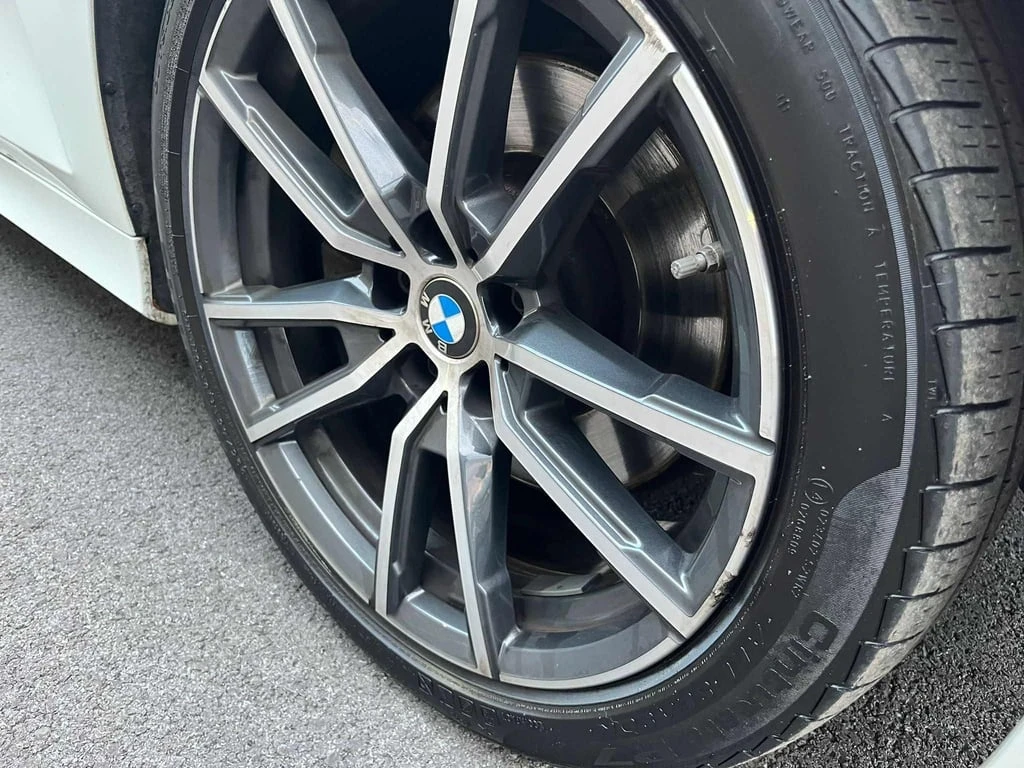 BMW 330 * xDrive * CARFAX *    | Mobile.bg   7