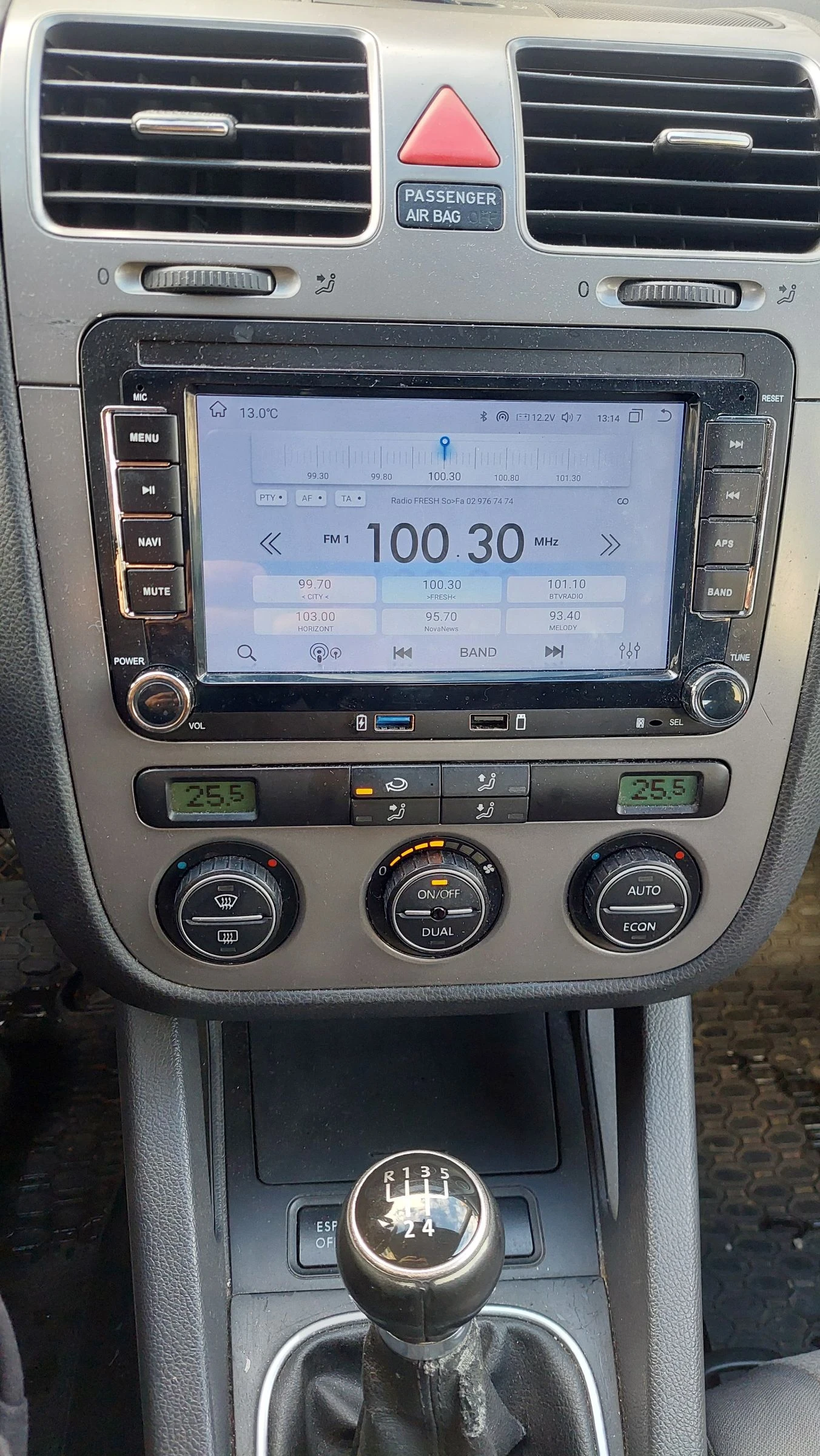 VW Golf 1.6i GAS-KLIMA-NAVI - изображение 2