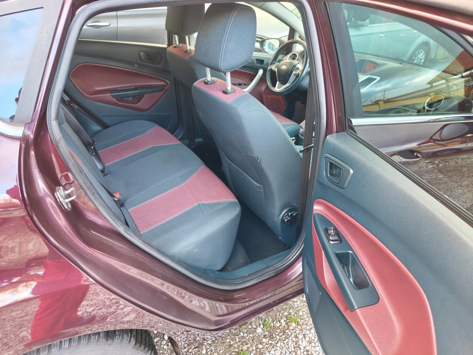 Ford Fiesta 1.6TDCI Titanium, снимка 8 - Автомобили и джипове - 54089494