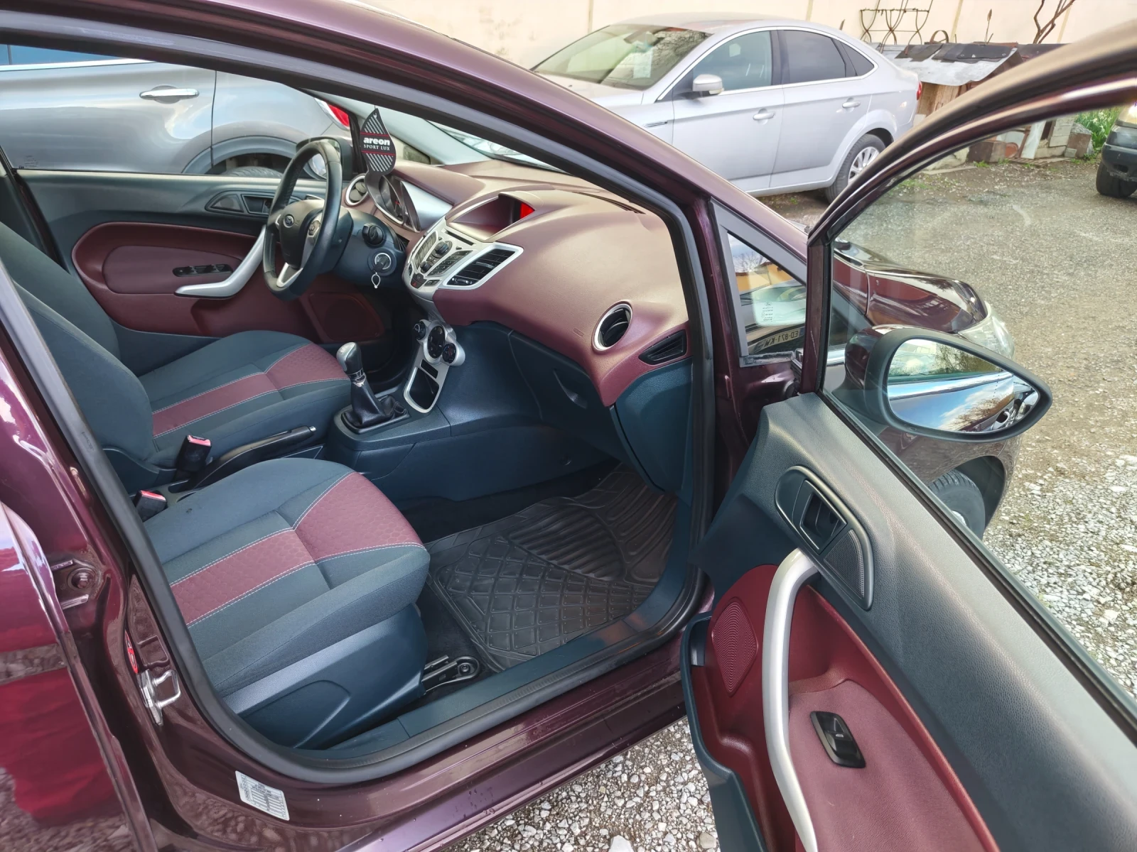 Ford Fiesta 1.6TDCI Titanium, снимка 7 - Автомобили и джипове - 54089494