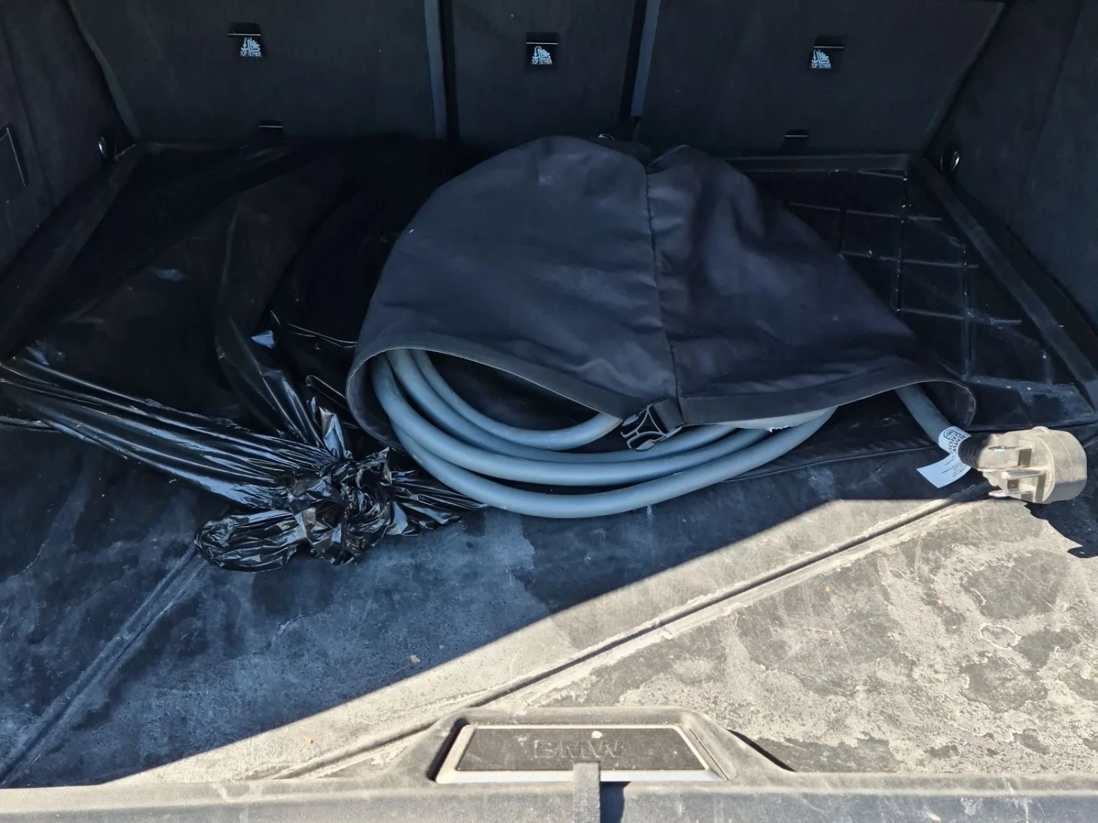 BMW iX Xdrive50* Harman/Kardon* 360View* CarPlay* Adaptiv, снимка 15 - Автомобили и джипове - 54204243