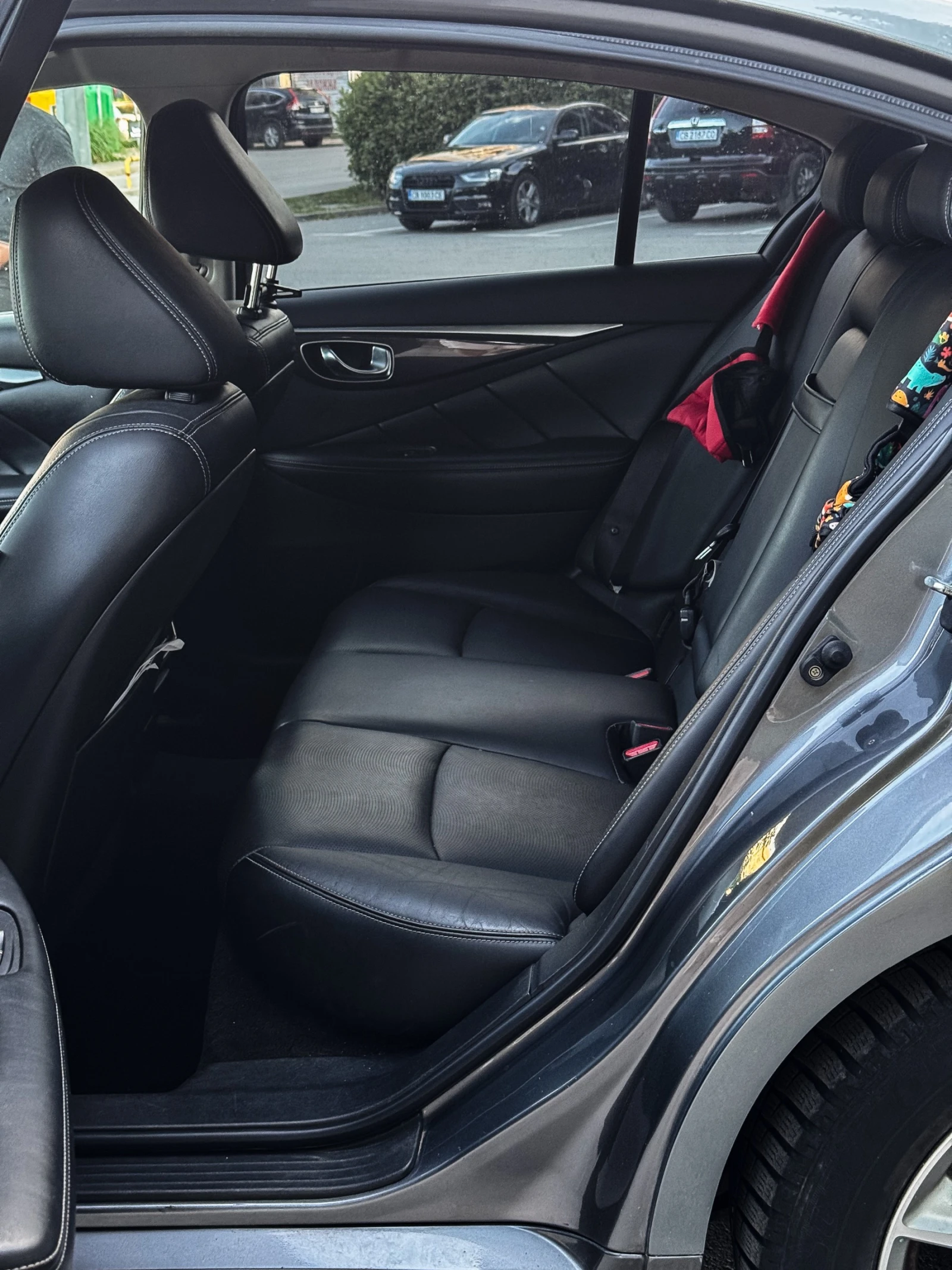 Infiniti Q50 2.2d 7G-Tronic, снимка 11 - Автомобили и джипове - 54970022