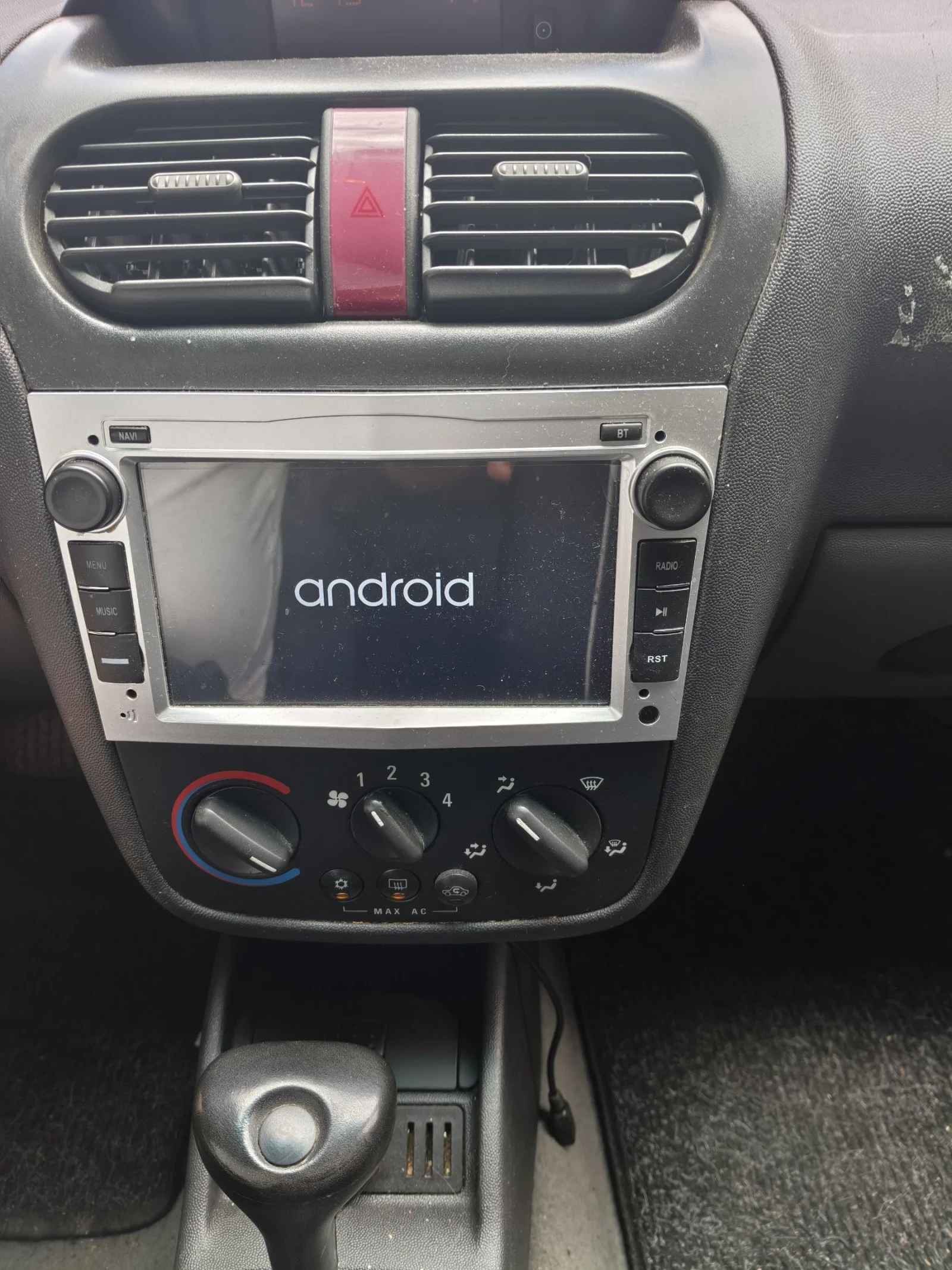 Opel Corsa C 1.4 avtomat comfort, снимка 6 - Автомобили и джипове - 55172120