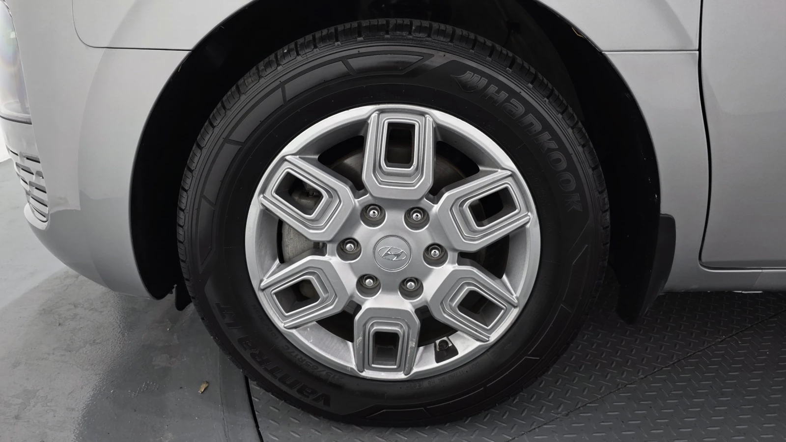 Hyundai Staria Modern* BLIND SPOT* ПОДГРЕВ ВОЛАН* КРАЙНА ЦЕНА, снимка 5 - Автомобили и джипове - 55386975