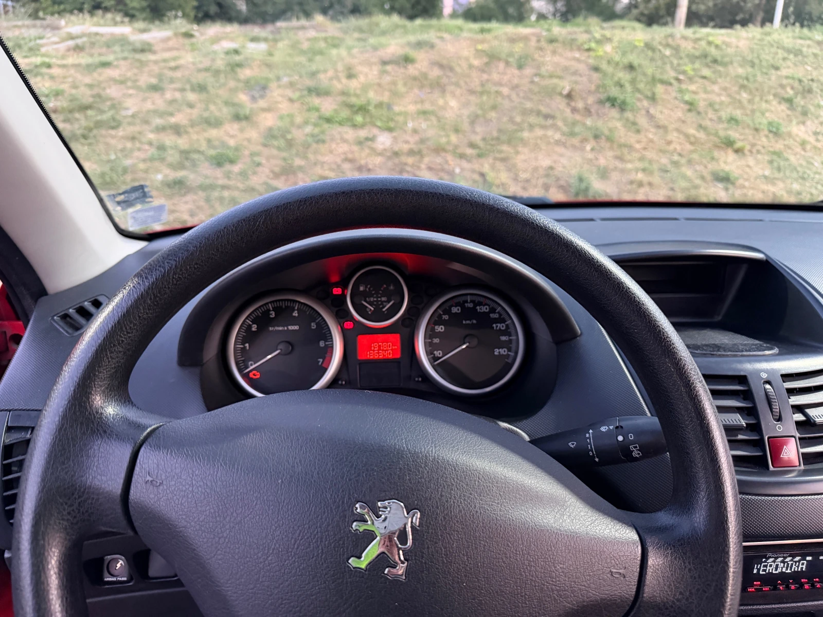 Peugeot 206 1.1i, снимка 16 - Автомобили и джипове - 55550422