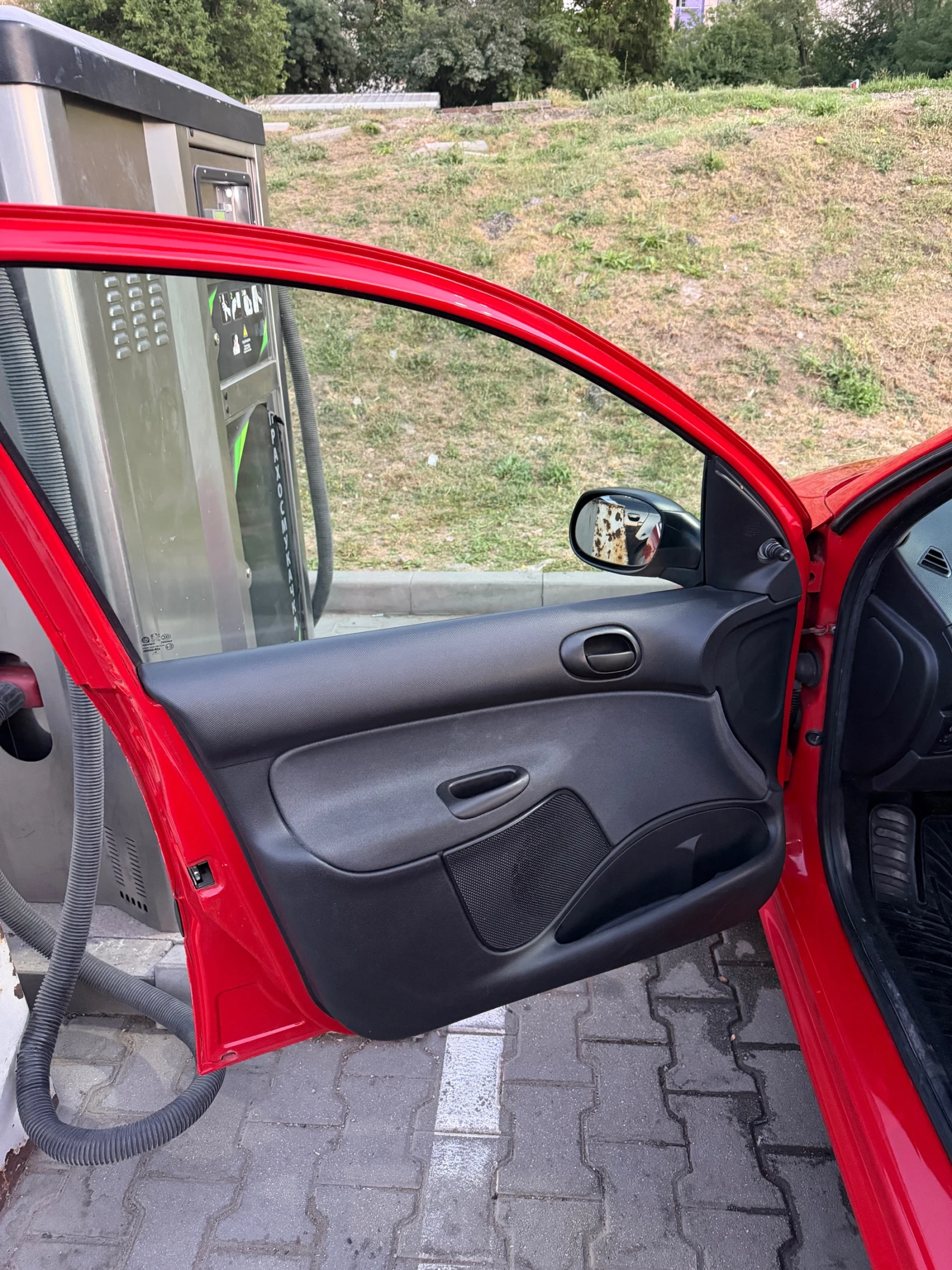 Peugeot 206 1.1i, снимка 15 - Автомобили и джипове - 55550422