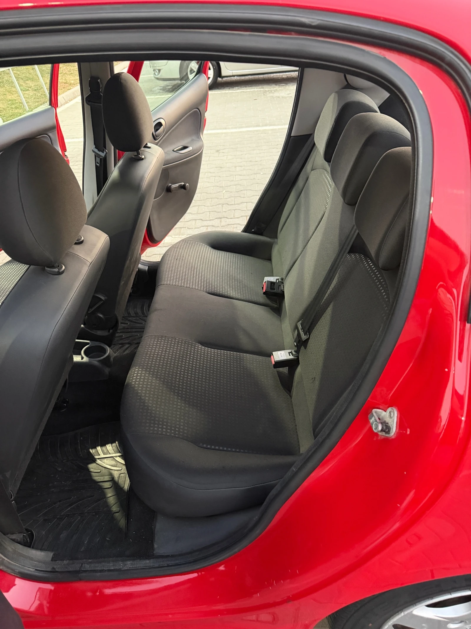 Peugeot 206 1.1i, снимка 13 - Автомобили и джипове - 55550422