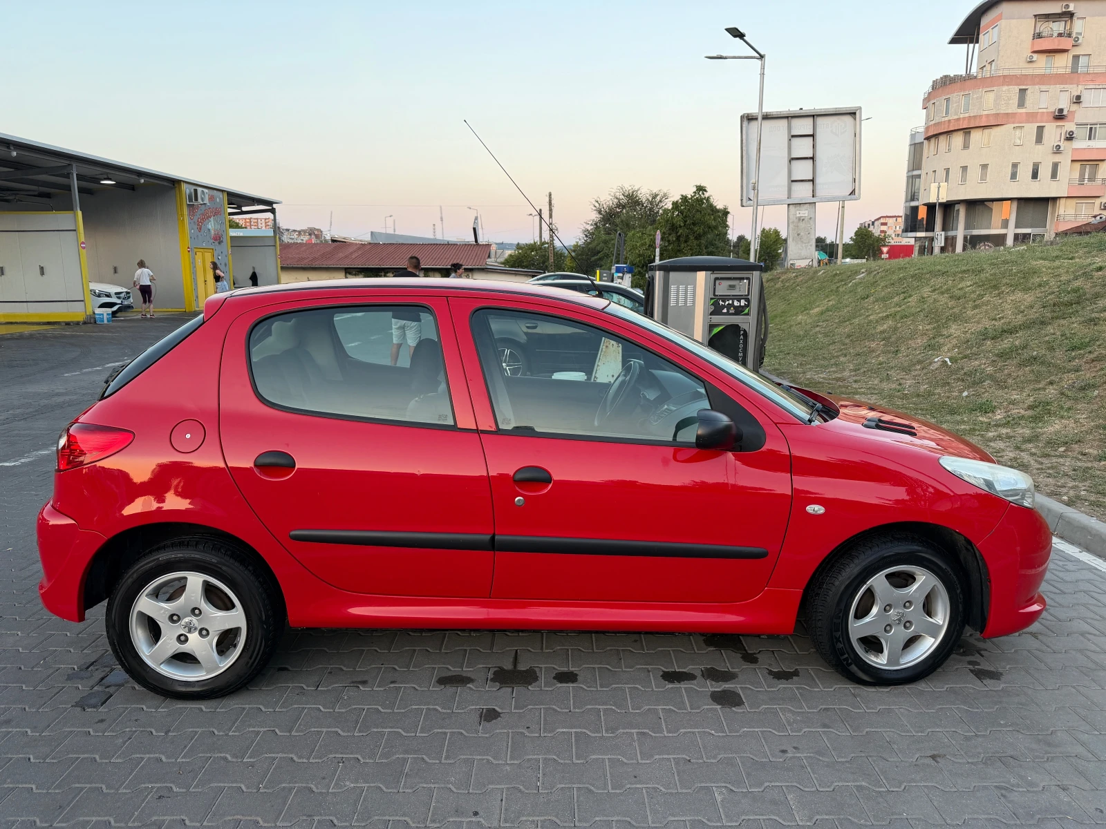 Peugeot 206 1.1i, снимка 5 - Автомобили и джипове - 55550422
