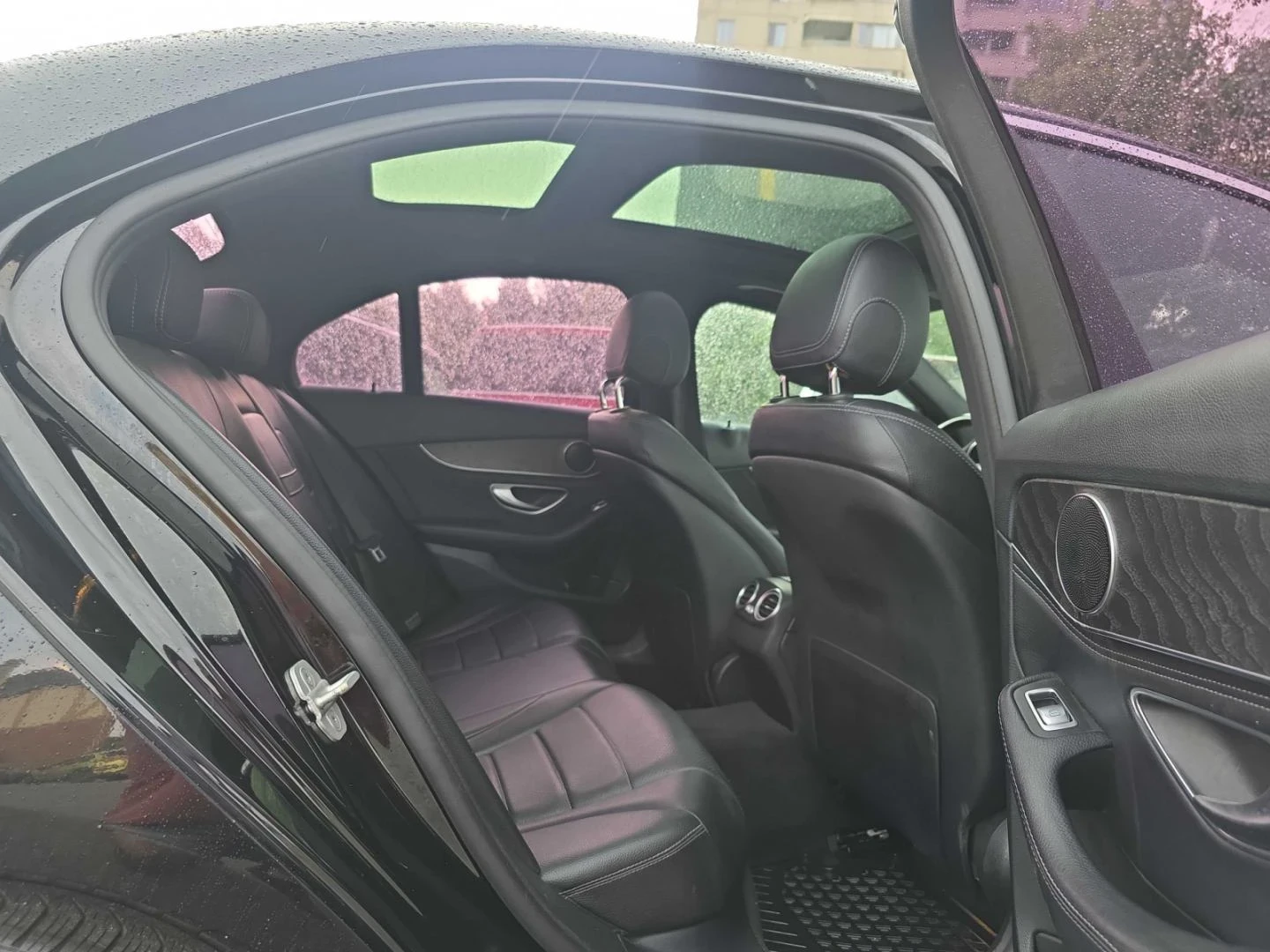 Mercedes-Benz C 300 AMG 4 Matic, снимка 13 - Автомобили и джипове - 55565353