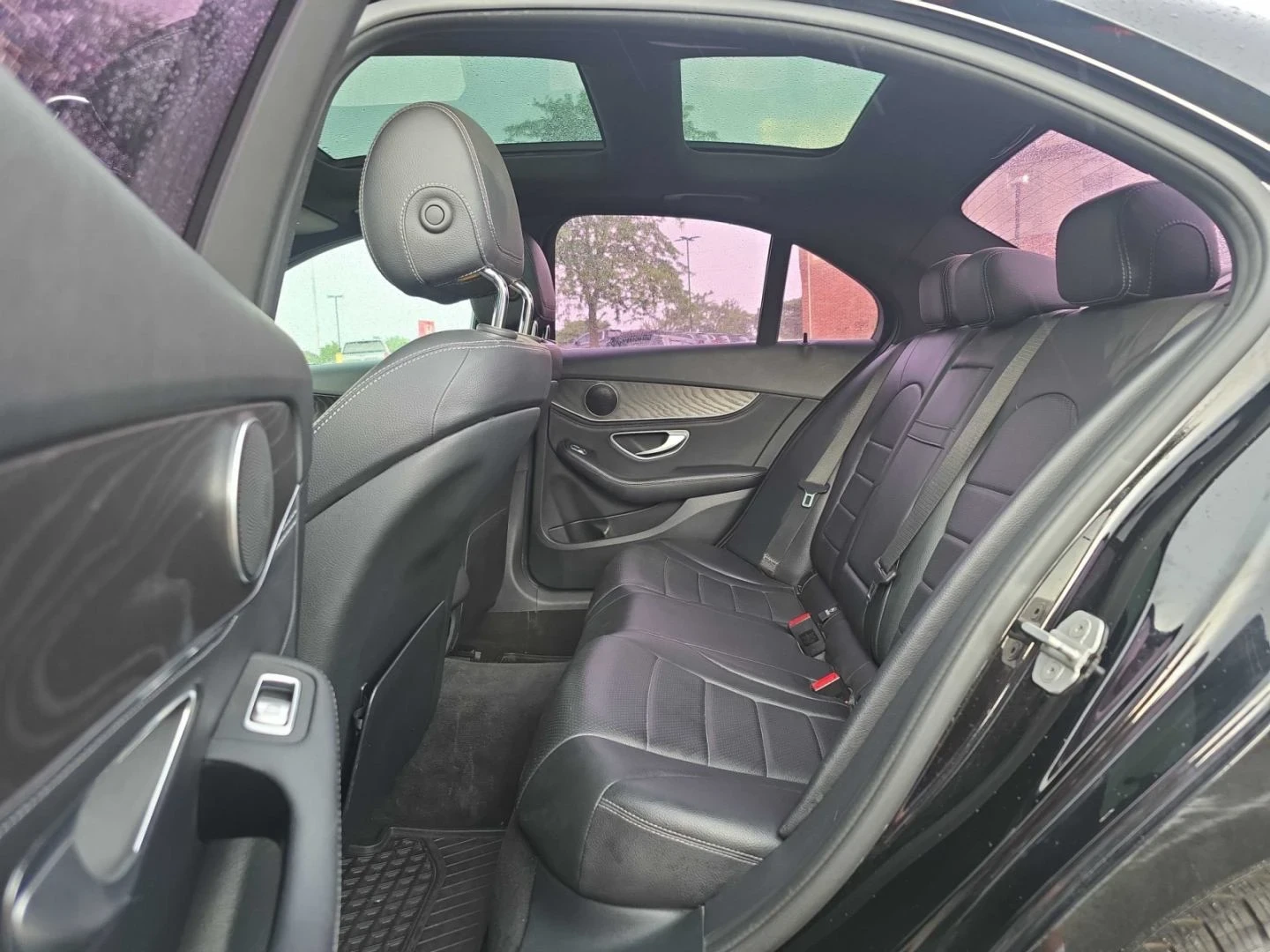 Mercedes-Benz C 300 AMG 4 Matic, снимка 9 - Автомобили и джипове - 55565353