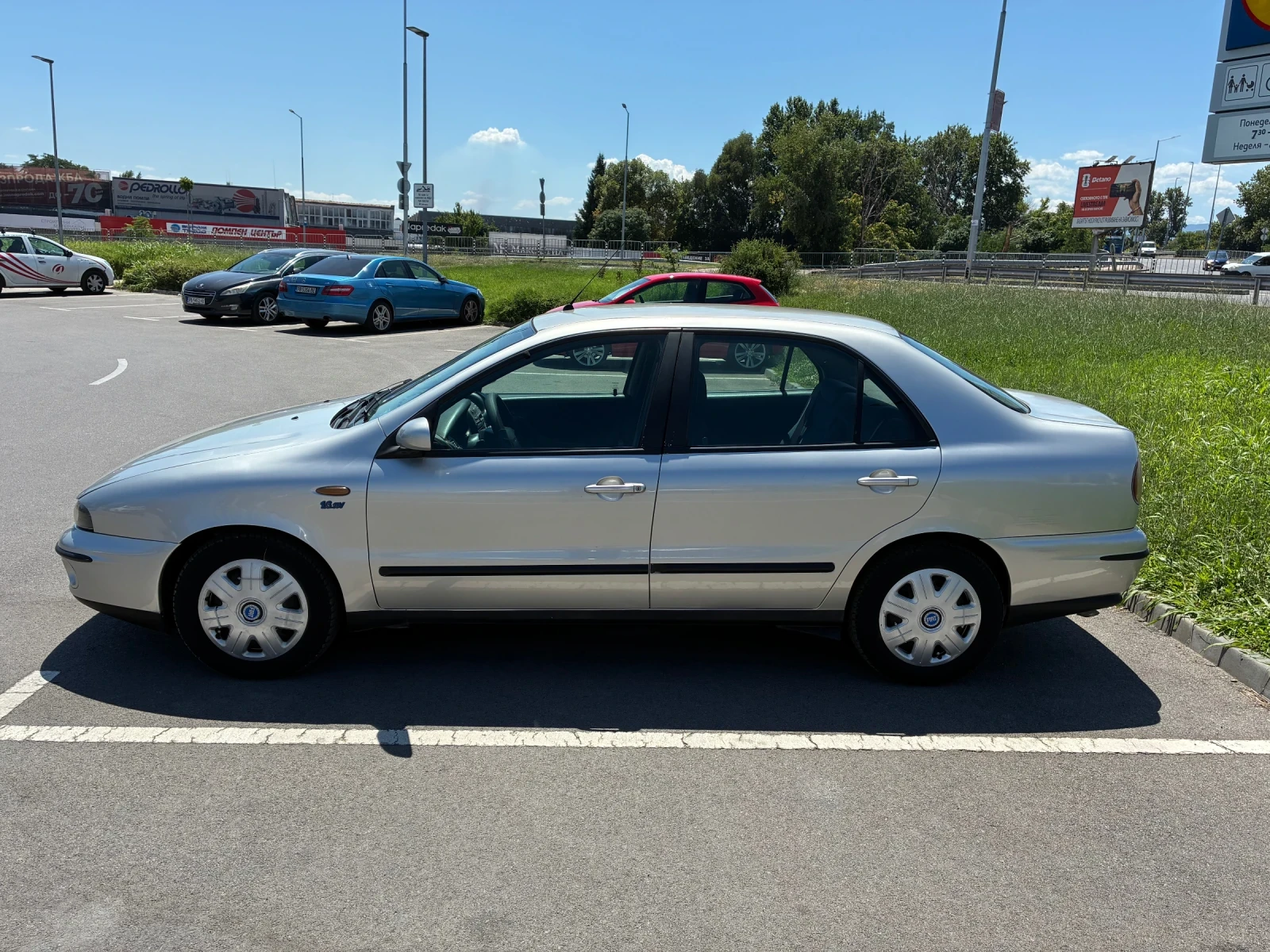 Fiat Marea 1.6 БЕНЗИН КЛИМАТИК 4ВРАТИ РЕГИСТРИРАНА ОБСЛУЖЕНА, снимка 2 - Автомобили и джипове - 55629896