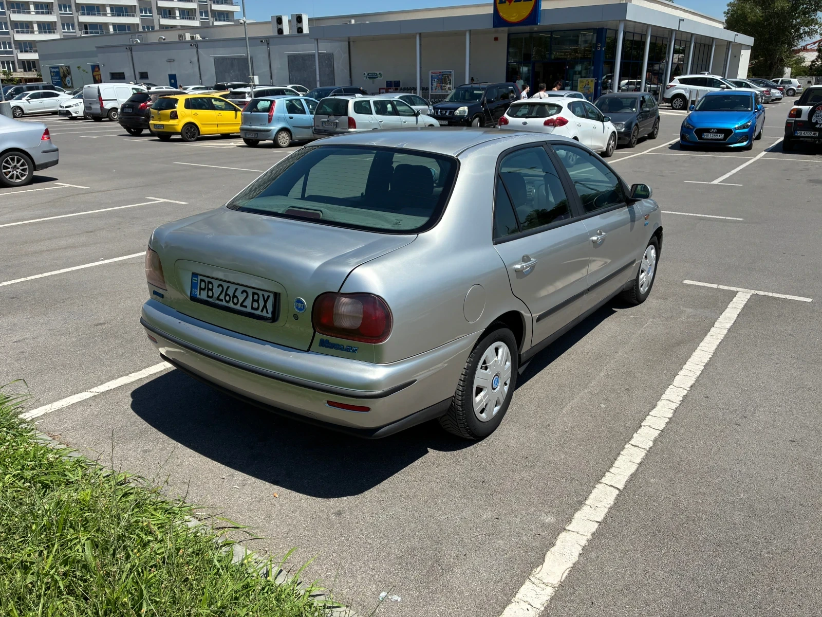 Fiat Marea 1.6 БЕНЗИН КЛИМАТИК 4ВРАТИ РЕГИСТРИРАНА ОБСЛУЖЕНА, снимка 4 - Автомобили и джипове - 55629896