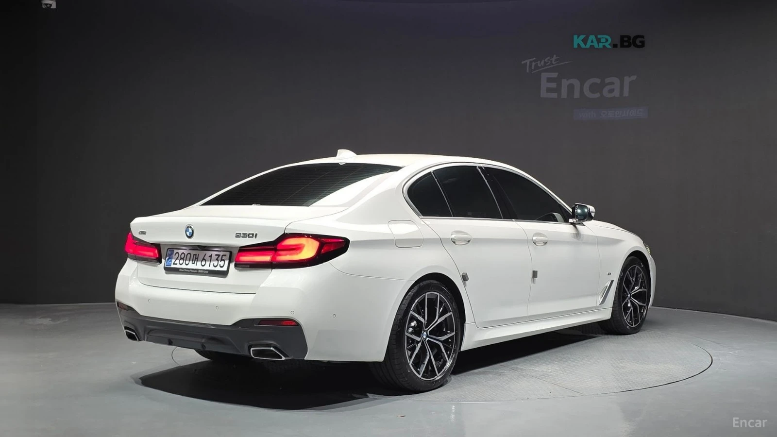 BMW 530 XDRIVE* MSPORT* HARMAN* DISTRONIC* ОБДУХ* 360* HUD, снимка 3 - Автомобили и джипове - 55990534
