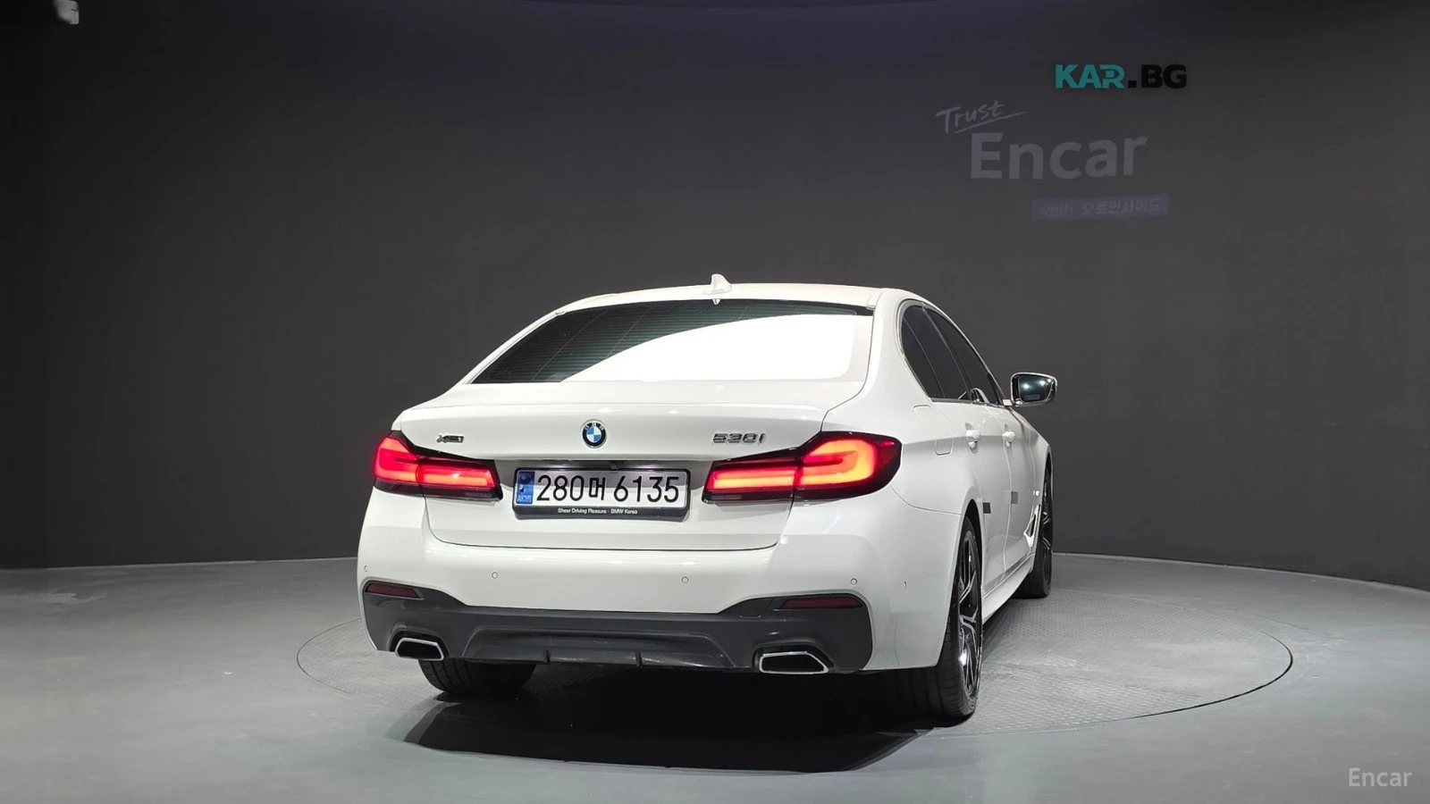 BMW 530 XDRIVE* MSPORT* HARMAN* DISTRONIC* ОБДУХ* 360* HUD, снимка 4 - Автомобили и джипове - 55990534