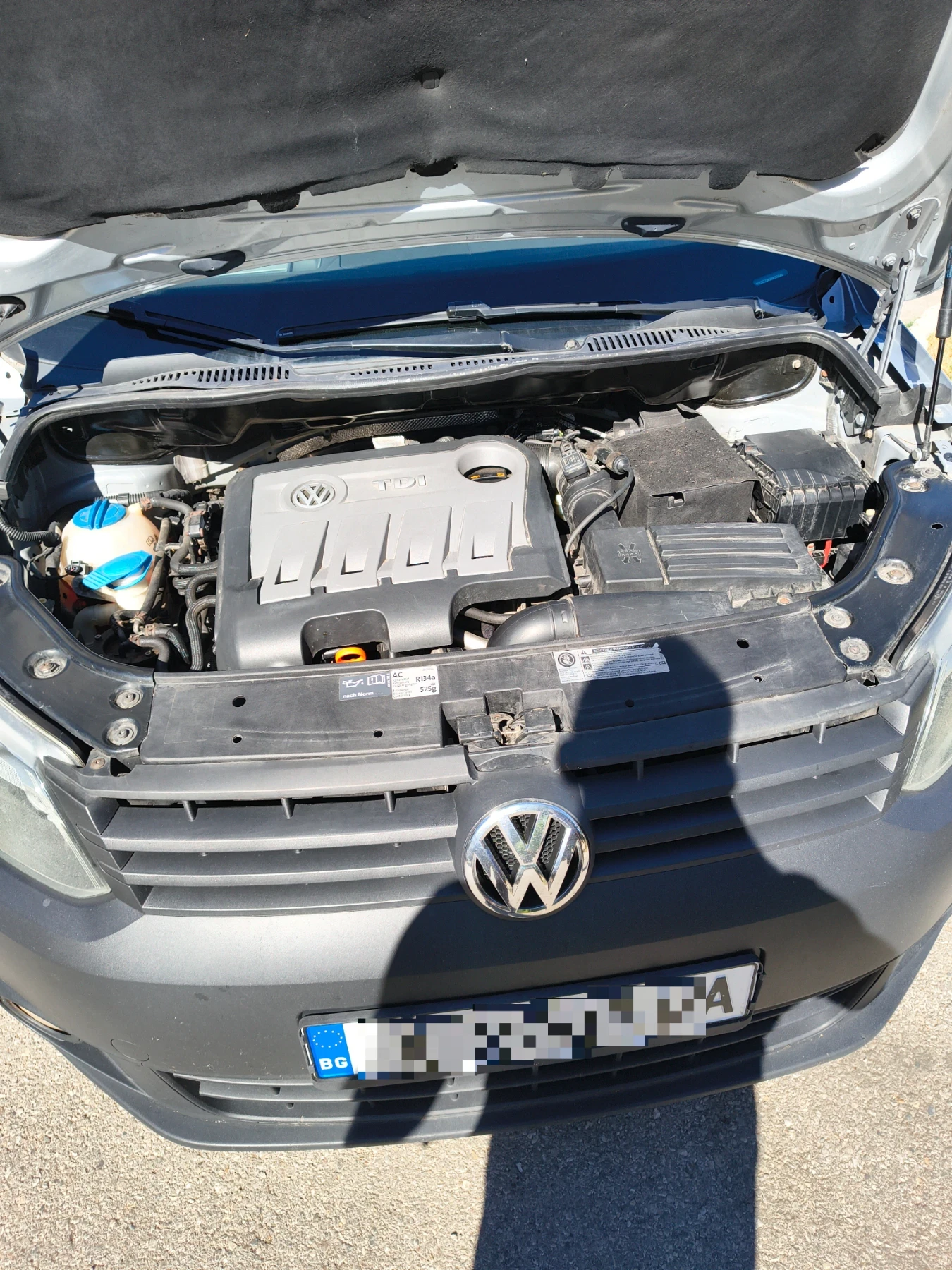VW Caddy 1.6 TDI, снимка 2 - Автомобили и джипове - 56346611