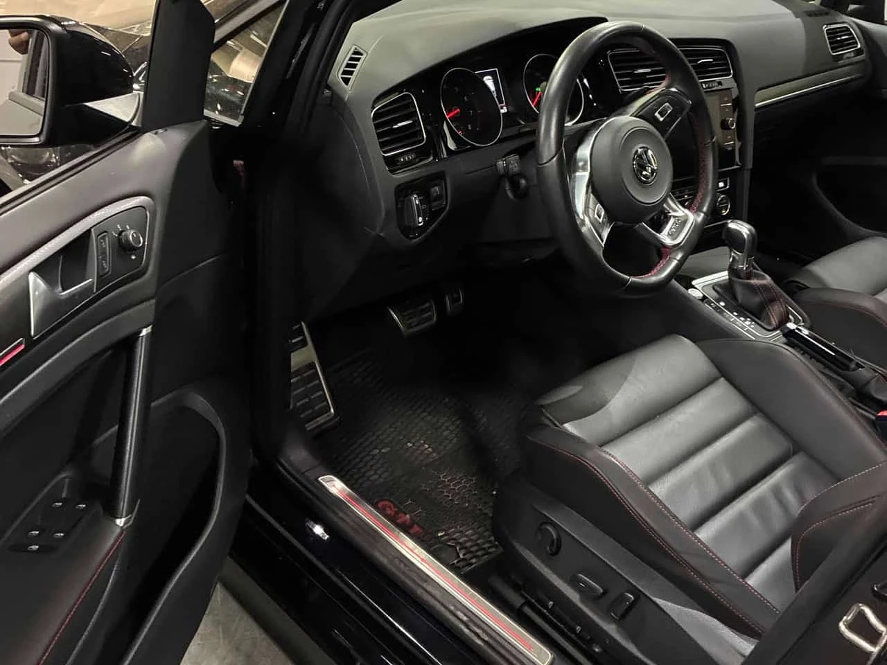 VW Golf * DSG * CARFAX * ОТ ПРЕДСТАВИТЕЛСТВО * , снимка 5 - Автомобили и джипове - 56733922