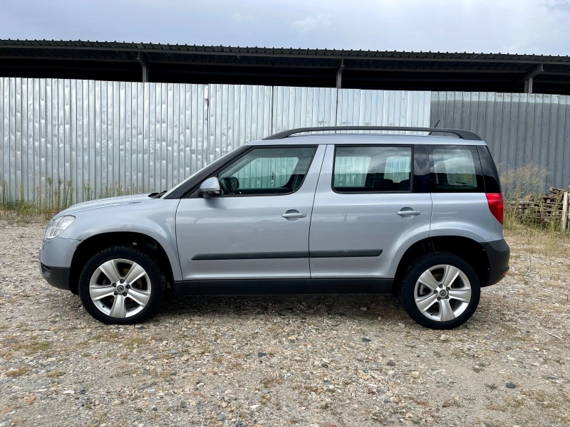 Skoda Yeti 2.0 TDI 4X4, снимка 2 - Автомобили и джипове - 42179168