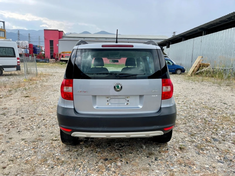 Skoda Yeti 2.0 TDI 4X4, снимка 4 - Автомобили и джипове - 42179168