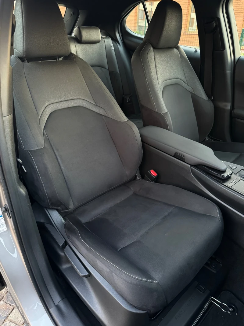Lexus UX 250h [[[ 4Х4 ]]] ГАРАНЦИОНЕН | ПЪЛНА ИСТОРИЯ В ЛЕКСУС, снимка 11 - Автомобили и джипове - 51918353