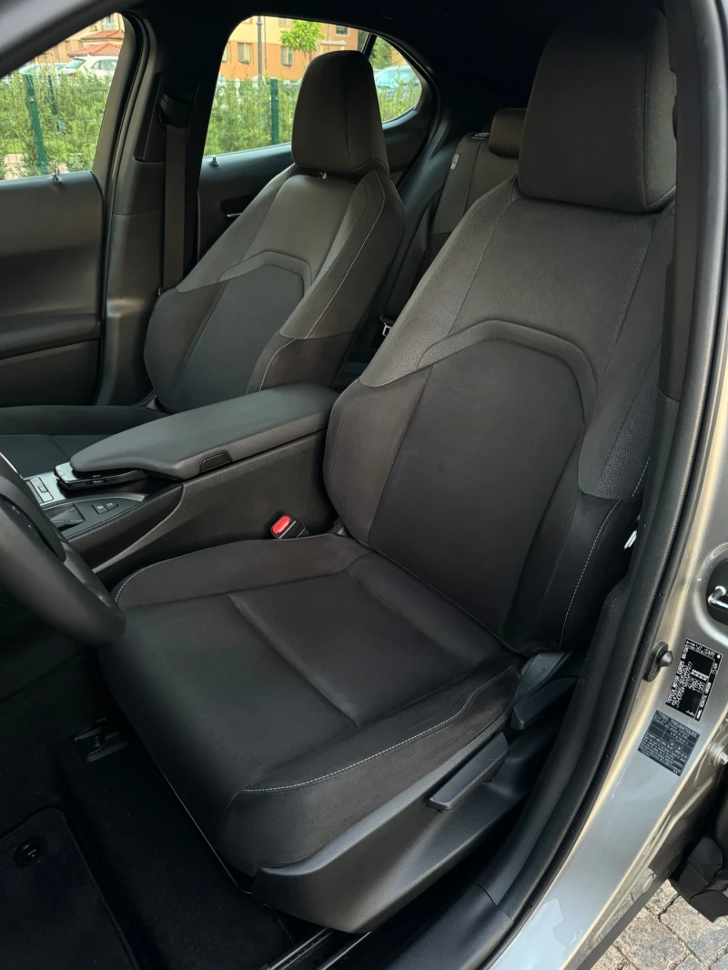 Lexus UX 250h [[[ 4Х4 ]]] ГАРАНЦИОНЕН | ПЪЛНА ИСТОРИЯ В ЛЕКСУС, снимка 10 - Автомобили и джипове - 51918353