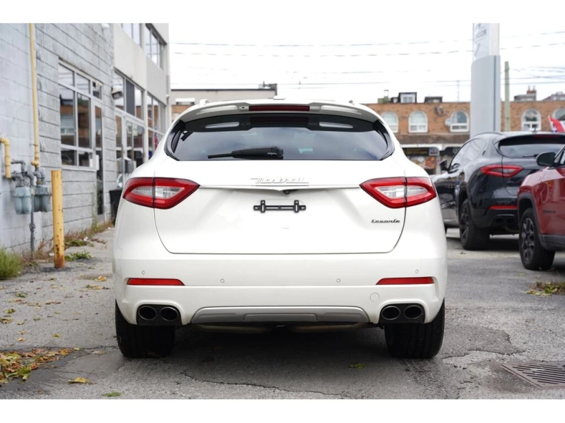 Maserati Levante * S / AWD/ LEATHER/ PANOROOF/ RED INSIDE * CARFAX , снимка 7 - Автомобили и джипове - 52944375