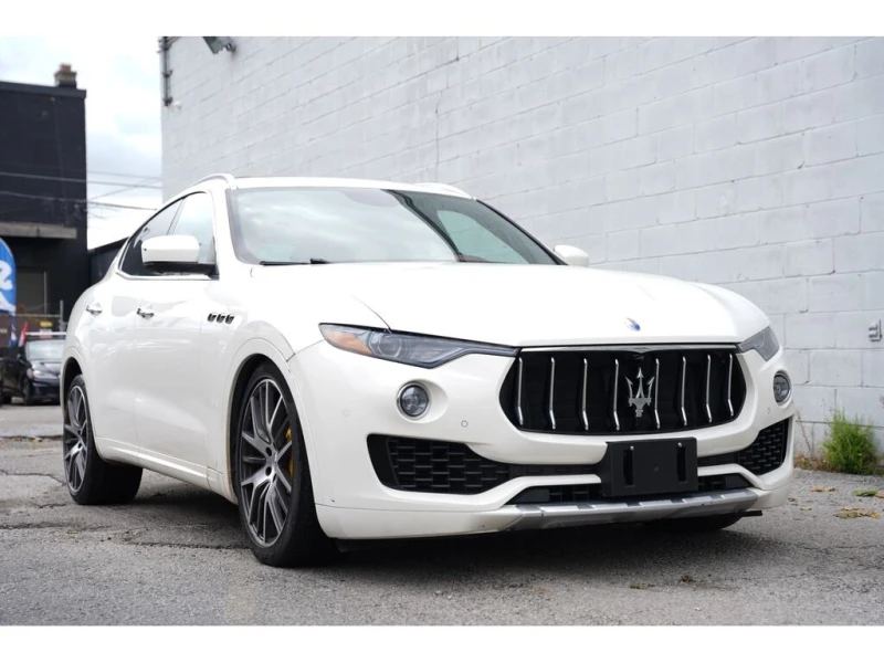 Maserati Levante * S / AWD/ LEATHER/ PANOROOF/ RED INSIDE * CARFAX , снимка 3 - Автомобили и джипове - 52944375