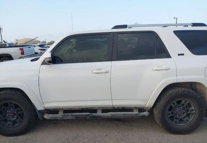 Toyota 4runner SR5 PREMIUM, снимка 13 - Автомобили и джипове - 53339454