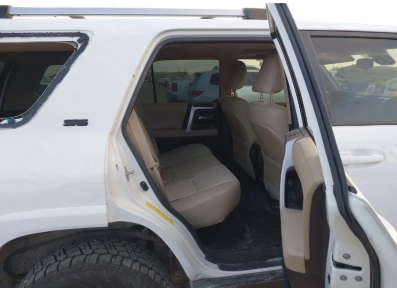 Toyota 4runner SR5 PREMIUM, снимка 8 - Автомобили и джипове - 53339454