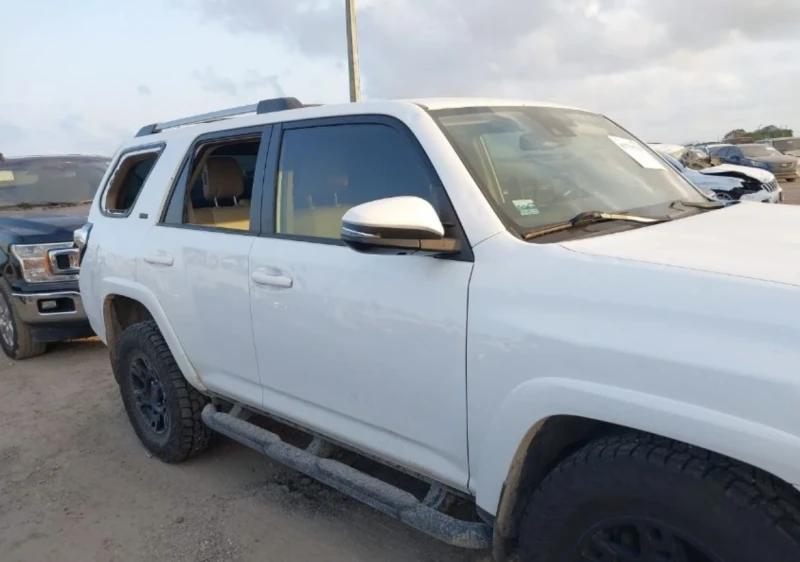 Toyota 4runner SR5 PREMIUM, снимка 6 - Автомобили и джипове - 53339454
