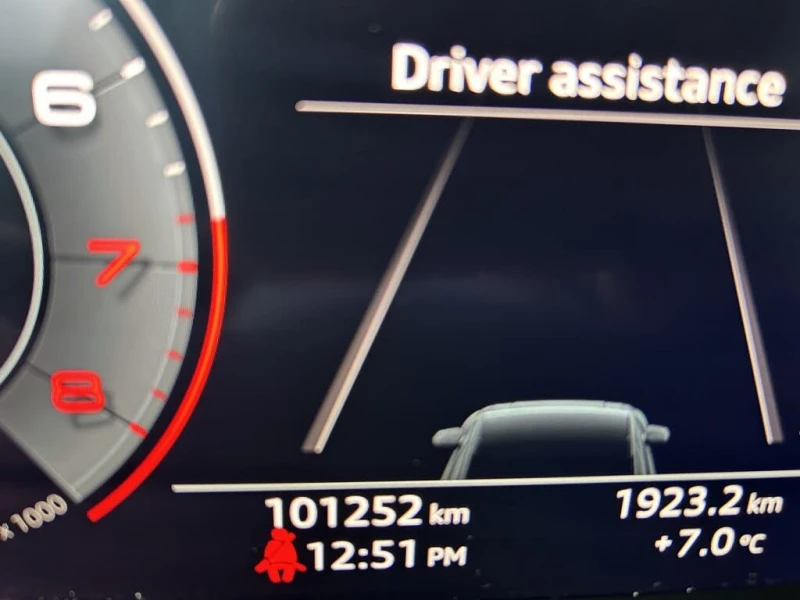 Audi Q3 Prestige S Line* 45TFSI* АвтоКредит* (ЦЕНА ДО БГ), снимка 9 - Автомобили и джипове - 53359133