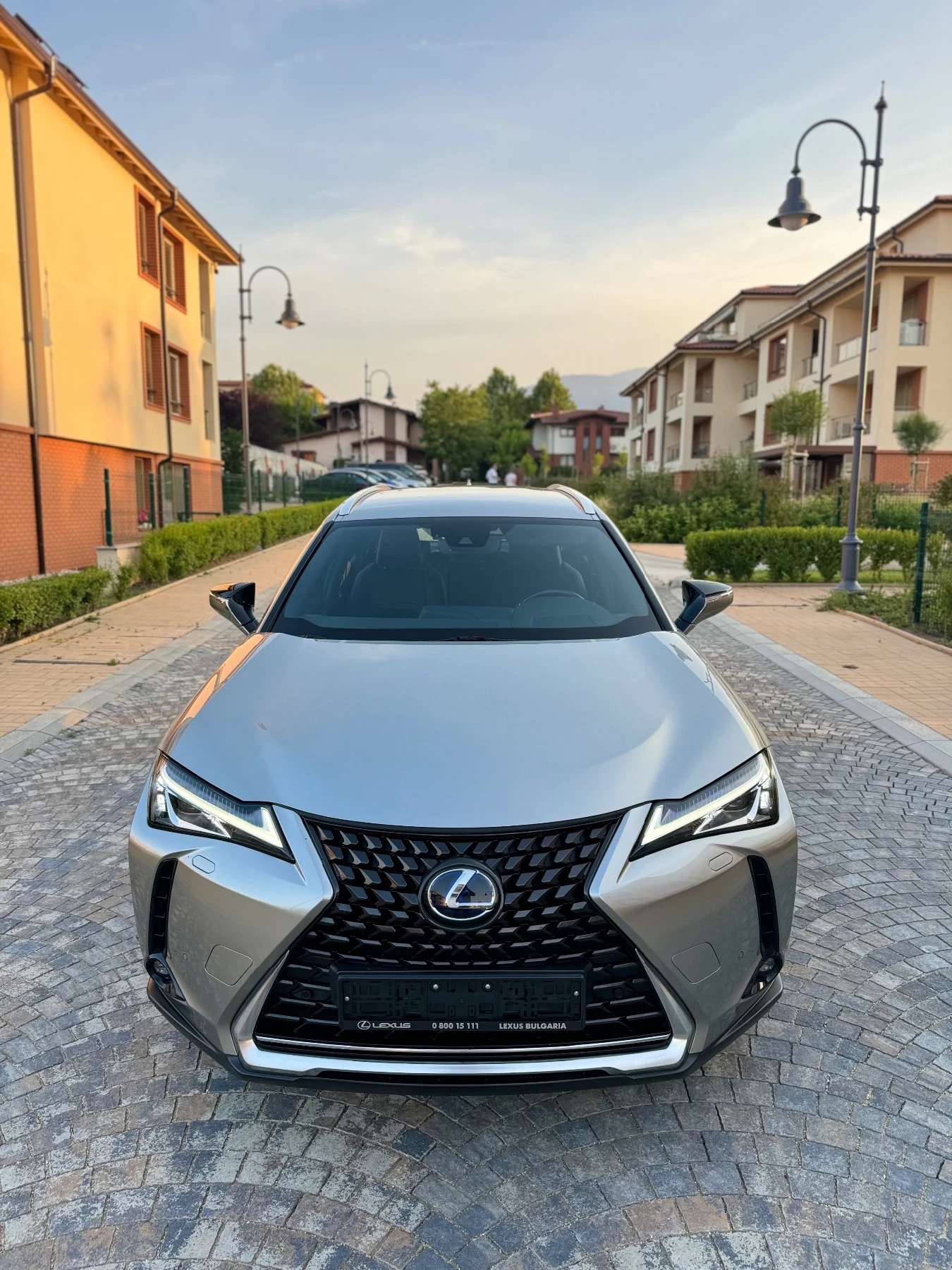 Lexus UX 250h [[[ 4Х4 ]]] ГАРАНЦИОНЕН | ПЪЛНА ИСТОРИЯ В ЛЕКСУС - изображение 2