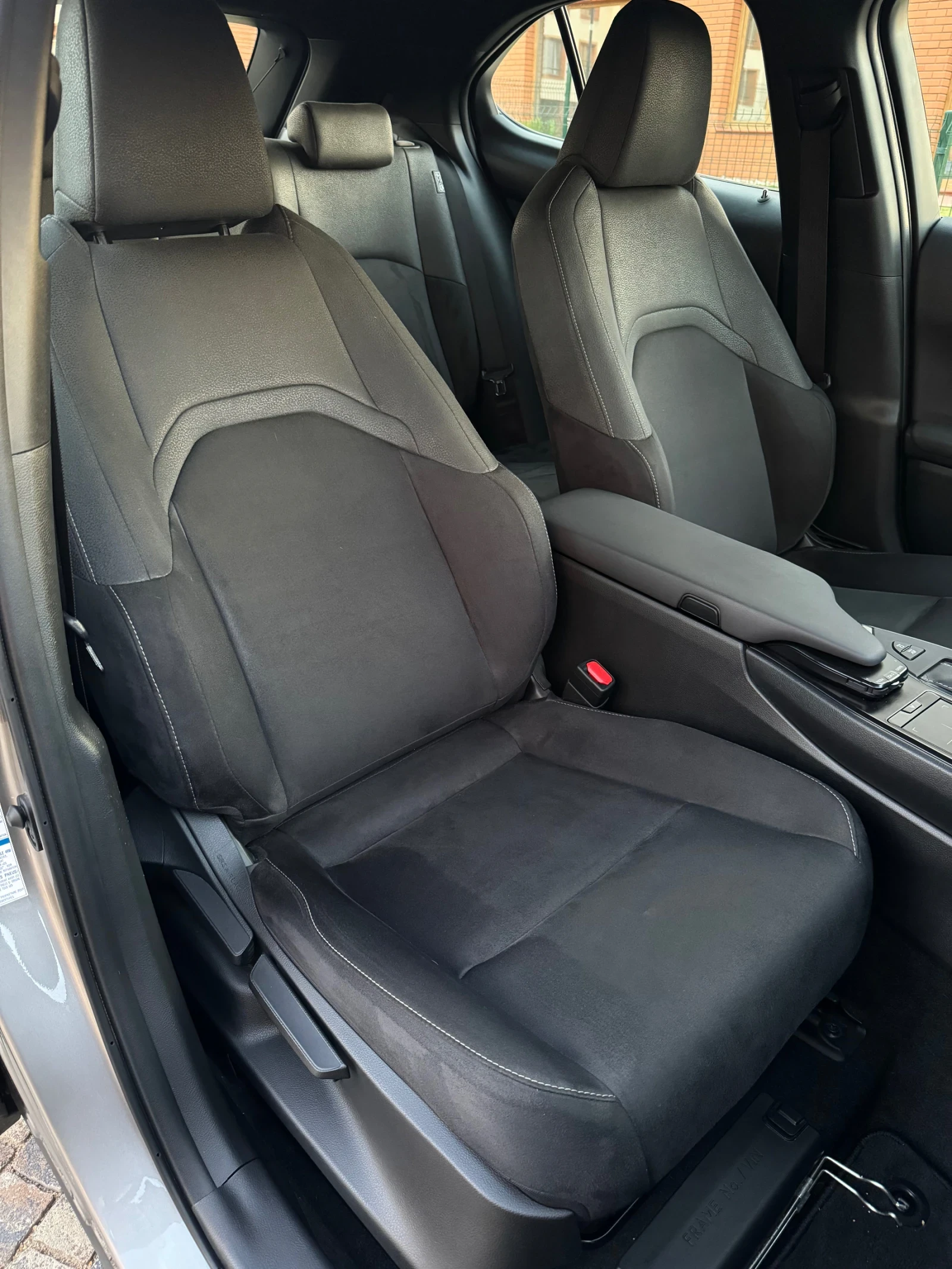 Lexus UX 250h [[[ 44 ]]]  |     | Mobile.bg   11