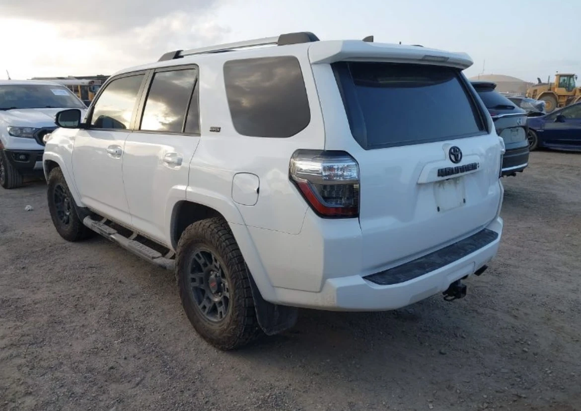 Toyota 4runner SR5 PREMIUM - изображение 3
