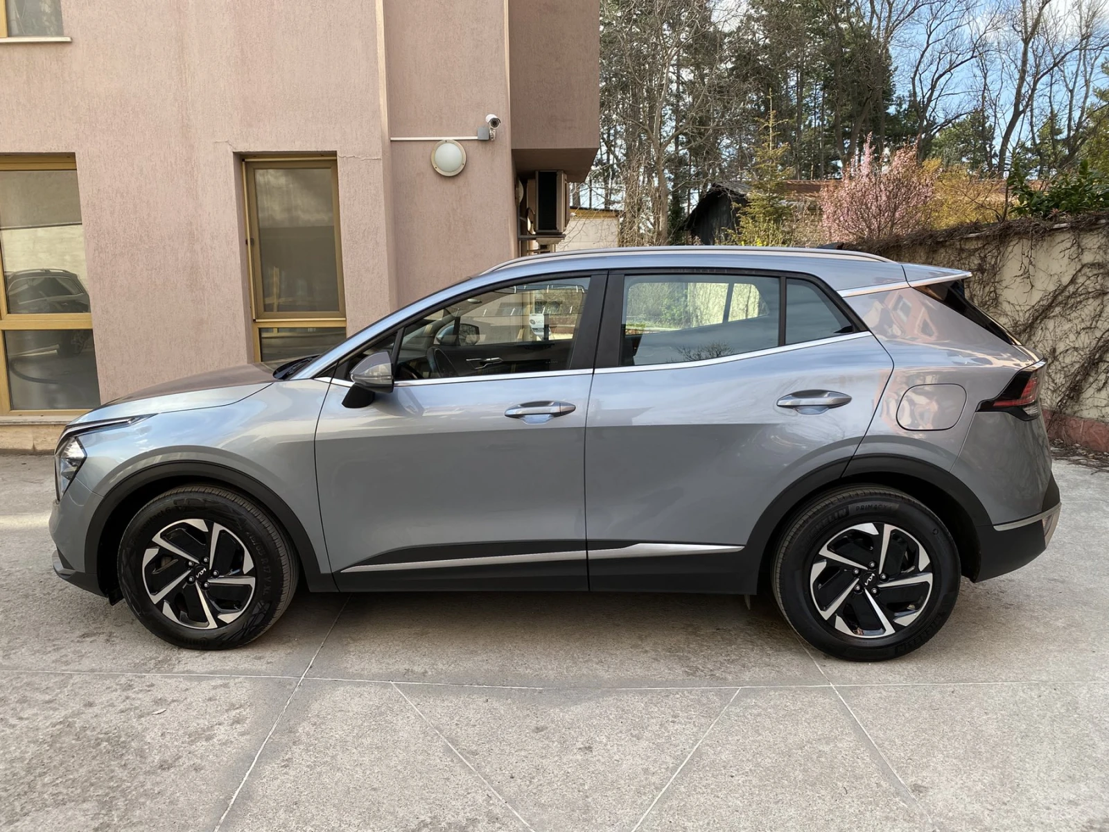 Kia Sportage 1.6 T-GDi/ HYBRID/ Active Business, снимка 8 - Автомобили и джипове - 53763975