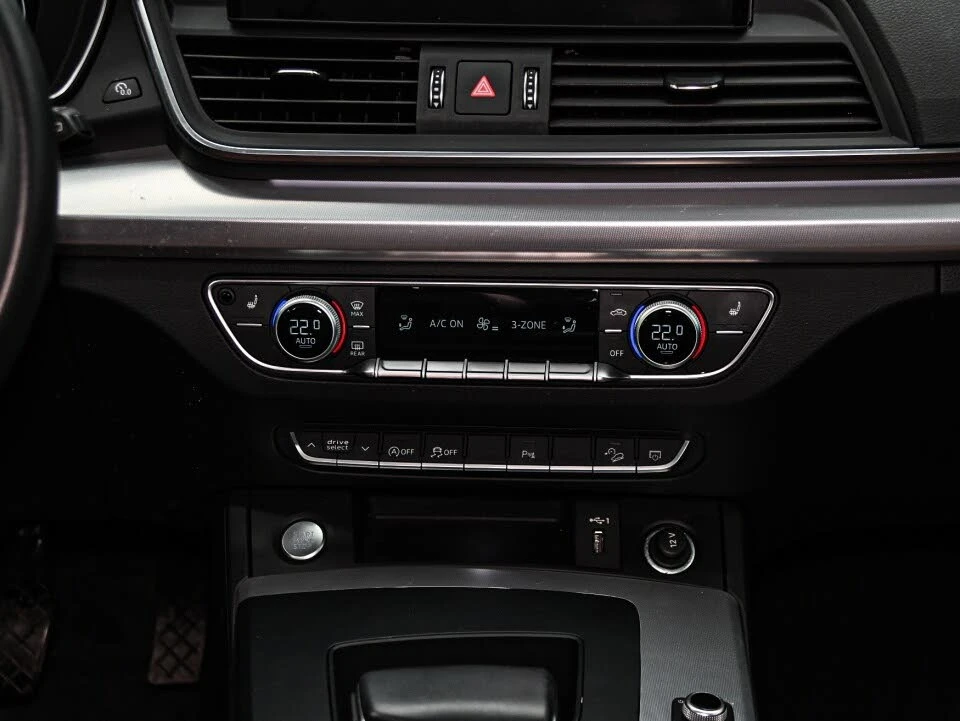 Audi Q5 PANORAMA| ПАМЕТ| АМБИЕНТ| ПОДГРЕВИ| , снимка 13 - Автомобили и джипове - 54290014