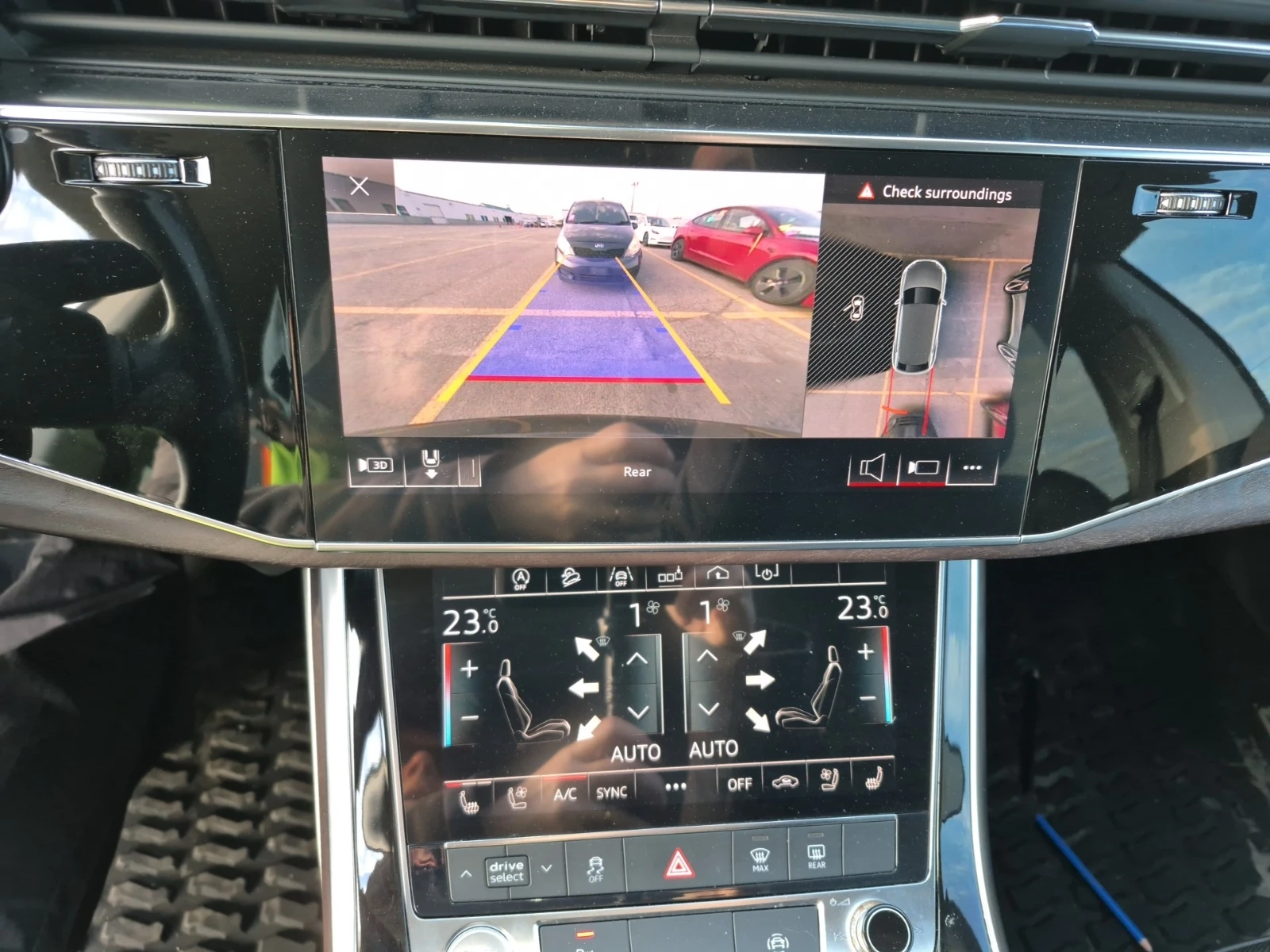 Audi Q8 Progressiv * * CARFAX * * АВТО КРЕДИТ * * , снимка 13 - Автомобили и джипове - 54360903