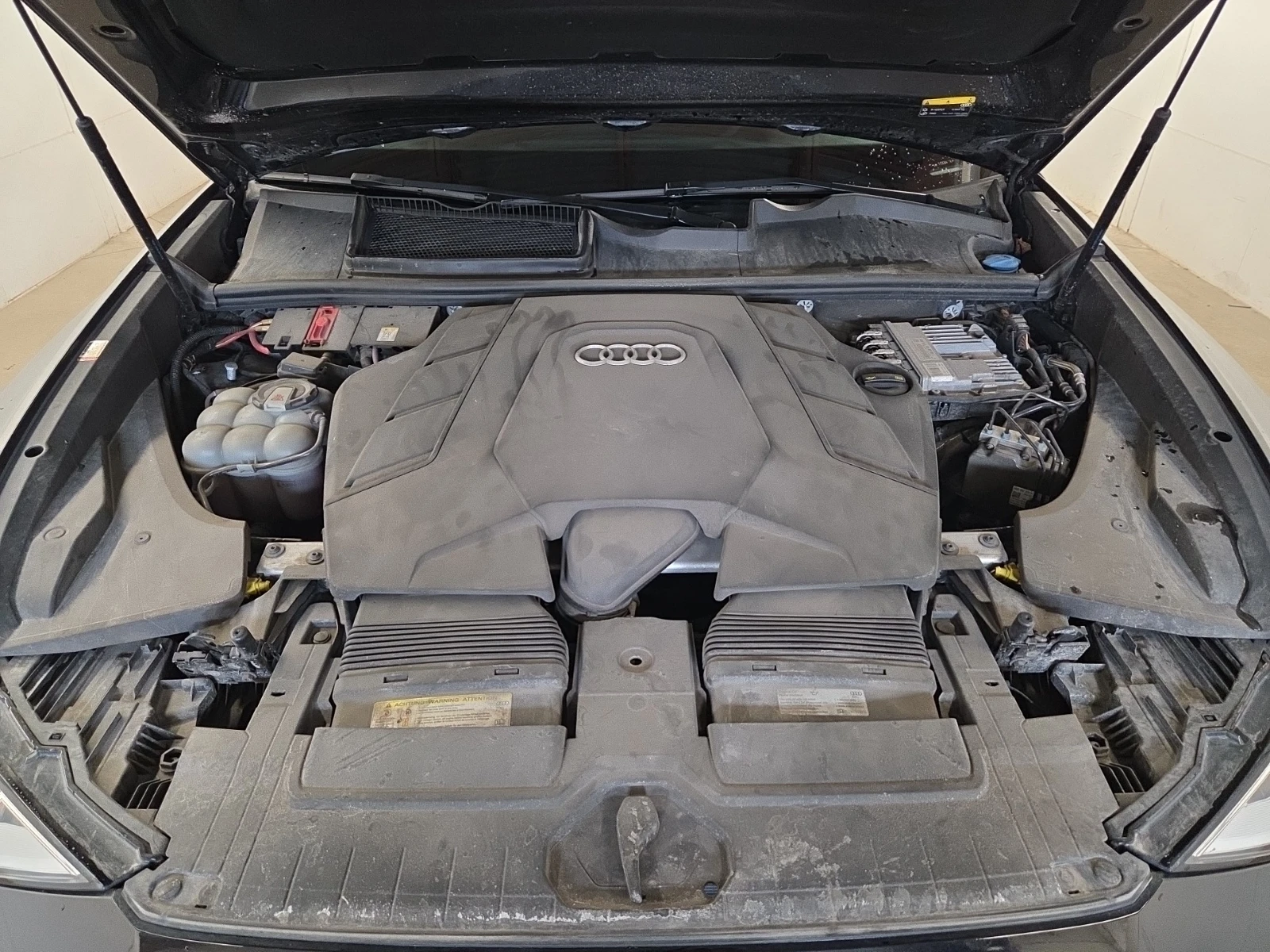 Audi Q8 Progressiv * * CARFAX * * АВТО КРЕДИТ * * , снимка 17 - Автомобили и джипове - 54360903
