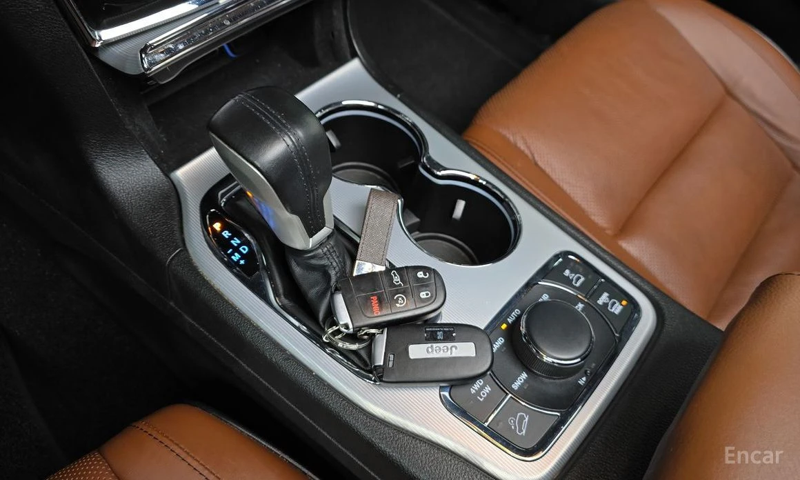 Jeep Grand cherokee, снимка 9 - Автомобили и джипове - 54465036