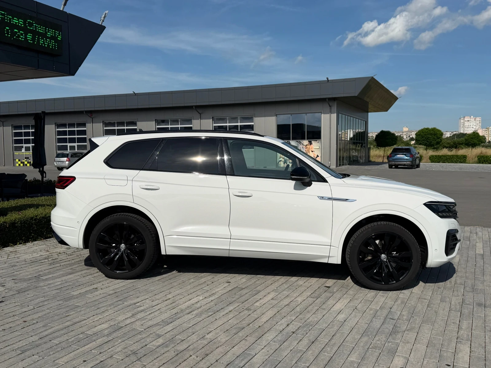 VW Touareg     R-Line 3.0 V6 TDI 286 к.с. 4Motion, снимка 3 - Автомобили и джипове - 54824991