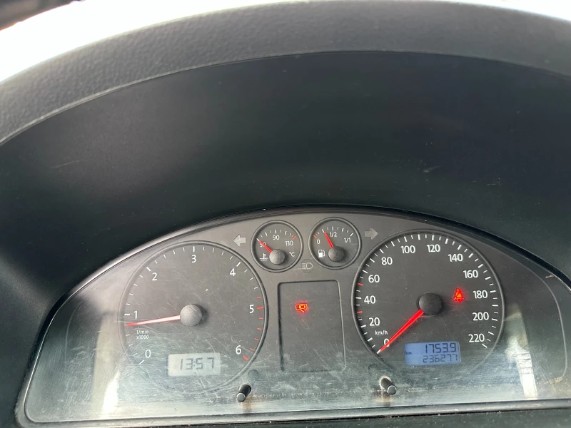 VW Transporter 2.5d 174 к.с., снимка 4 - Бусове и автобуси - 52825147