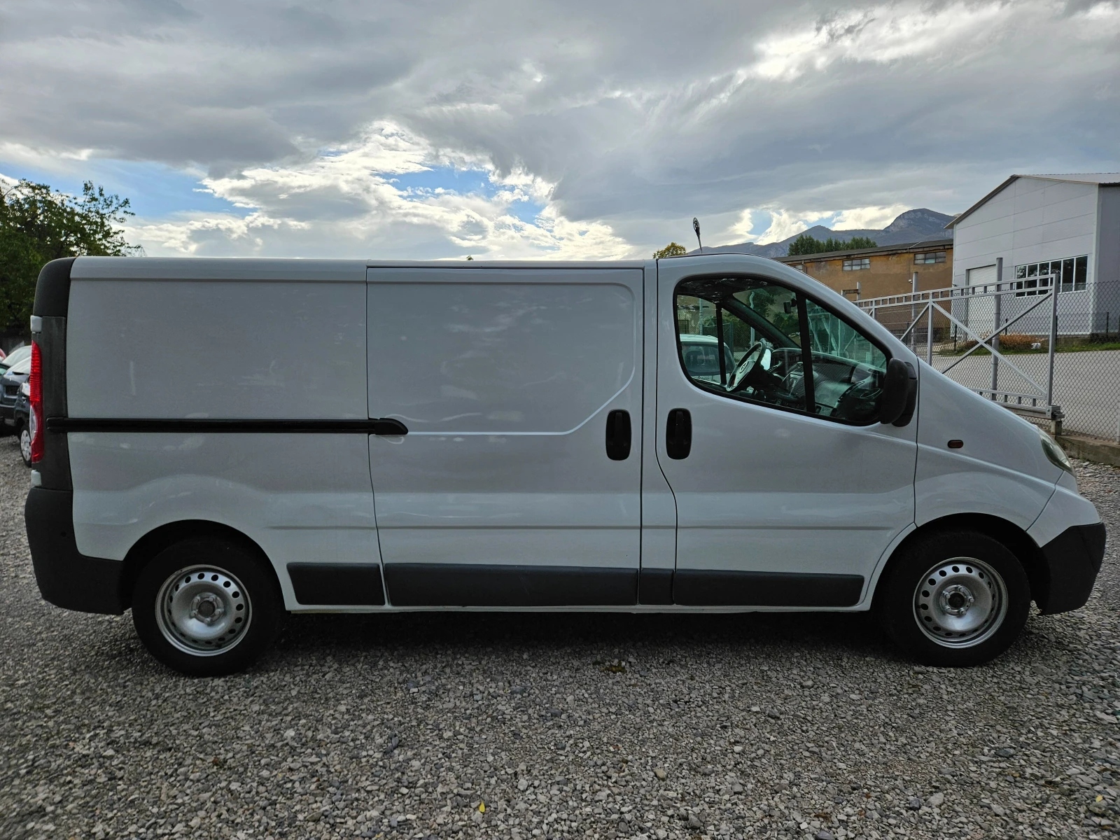 Opel Vivaro 2.0 CDTI 115кс.  - изображение 2