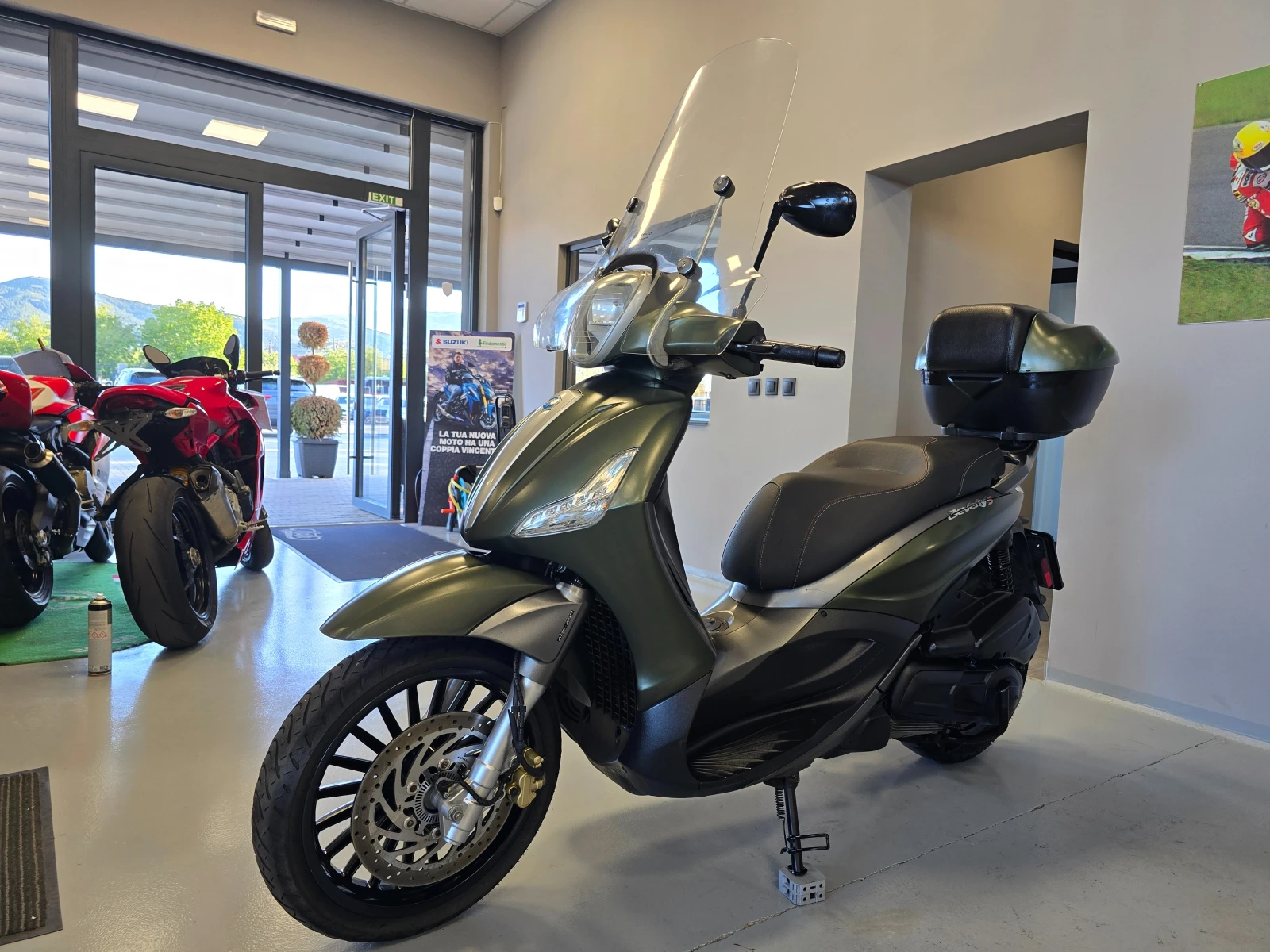 Piaggio Beverly 300S, ABS-ASR, 2018г., снимка 6 - Мотоциклети и мототехника - 55998336