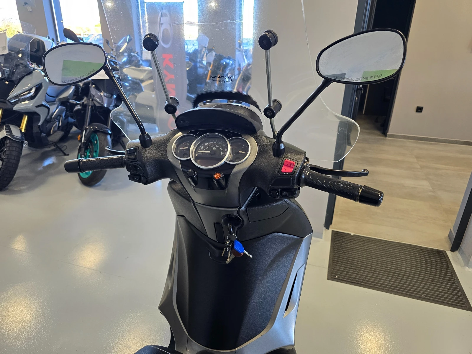 Piaggio Beverly 300S, ABS-ASR, 2018г., снимка 9 - Мотоциклети и мототехника - 55998336