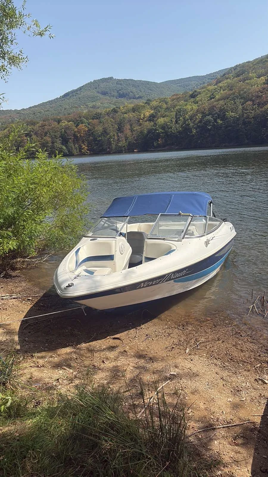 Моторна яхта Larson 4.3Volvo Penta, снимка 2 - Воден транспорт - 55702015