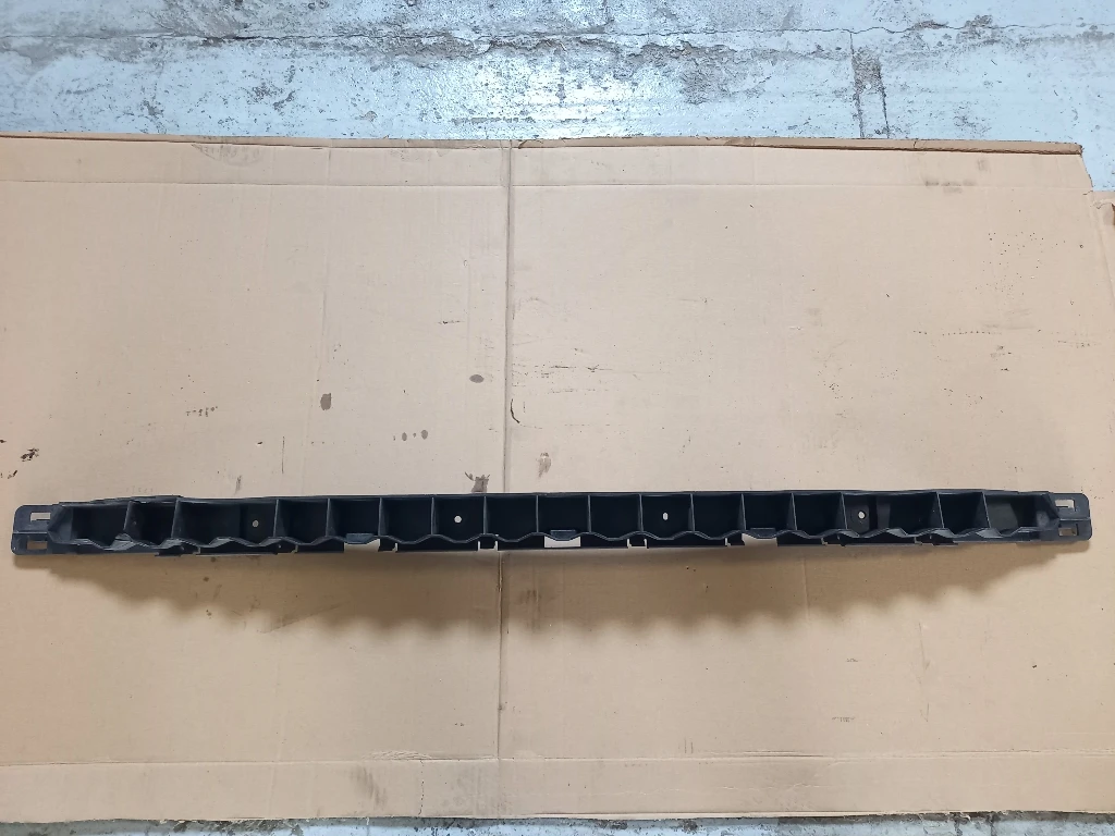 Водач задна броня среден Фолксваген Поло (7)